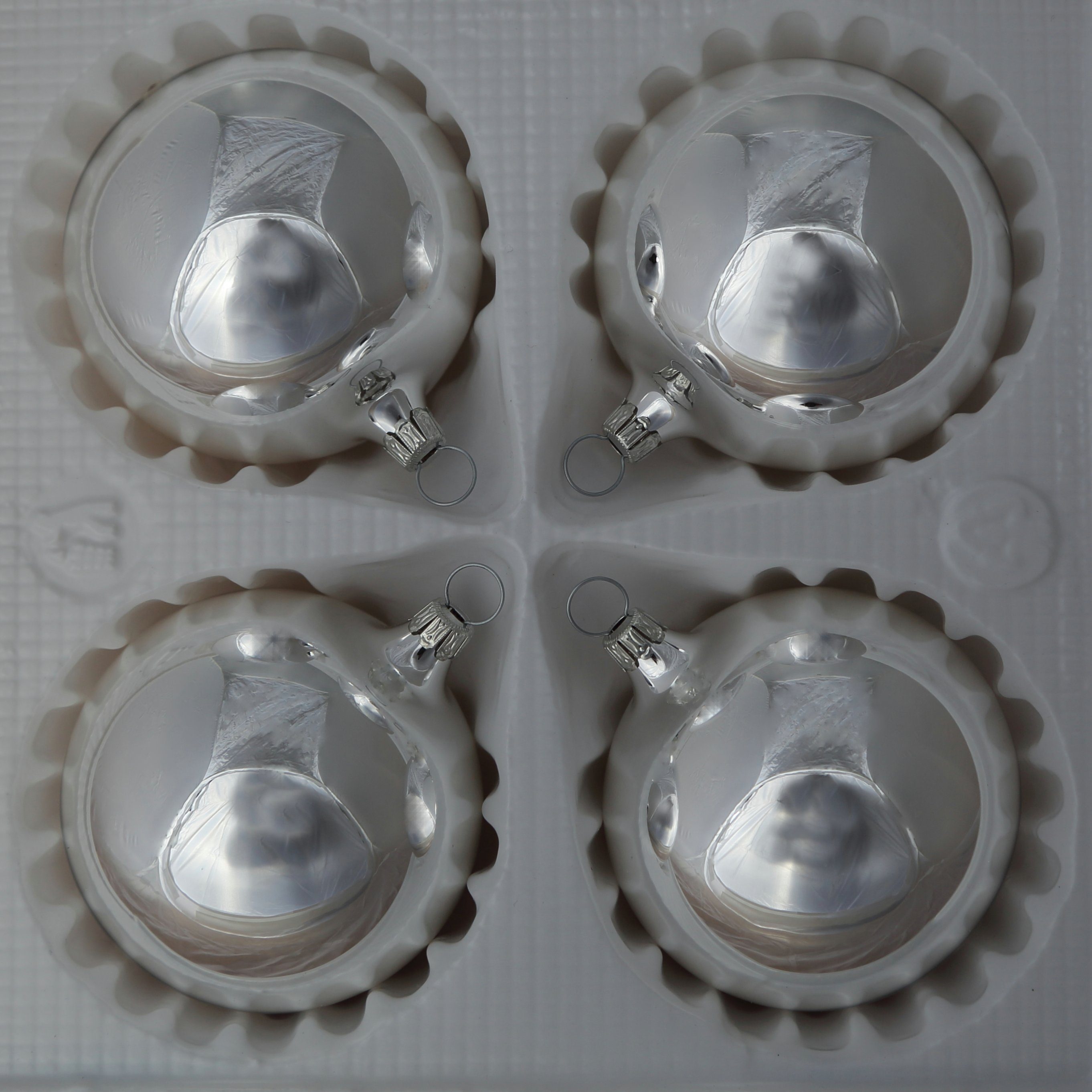 Lauschaer Glas Christbaumschmuck Christbaumschmuckkugeln in verschiedenen Farben und Größen