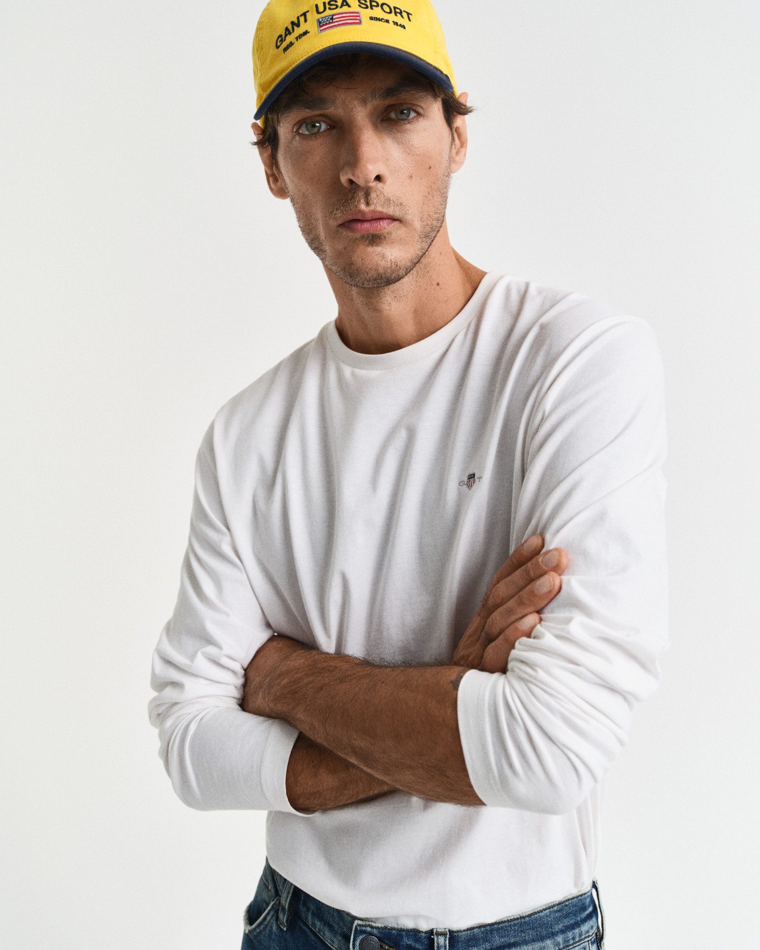 Gant Langarmshirt REG SHIELD LS T-SHIRT mit Logostickerei auf der Brust günstig online kaufen