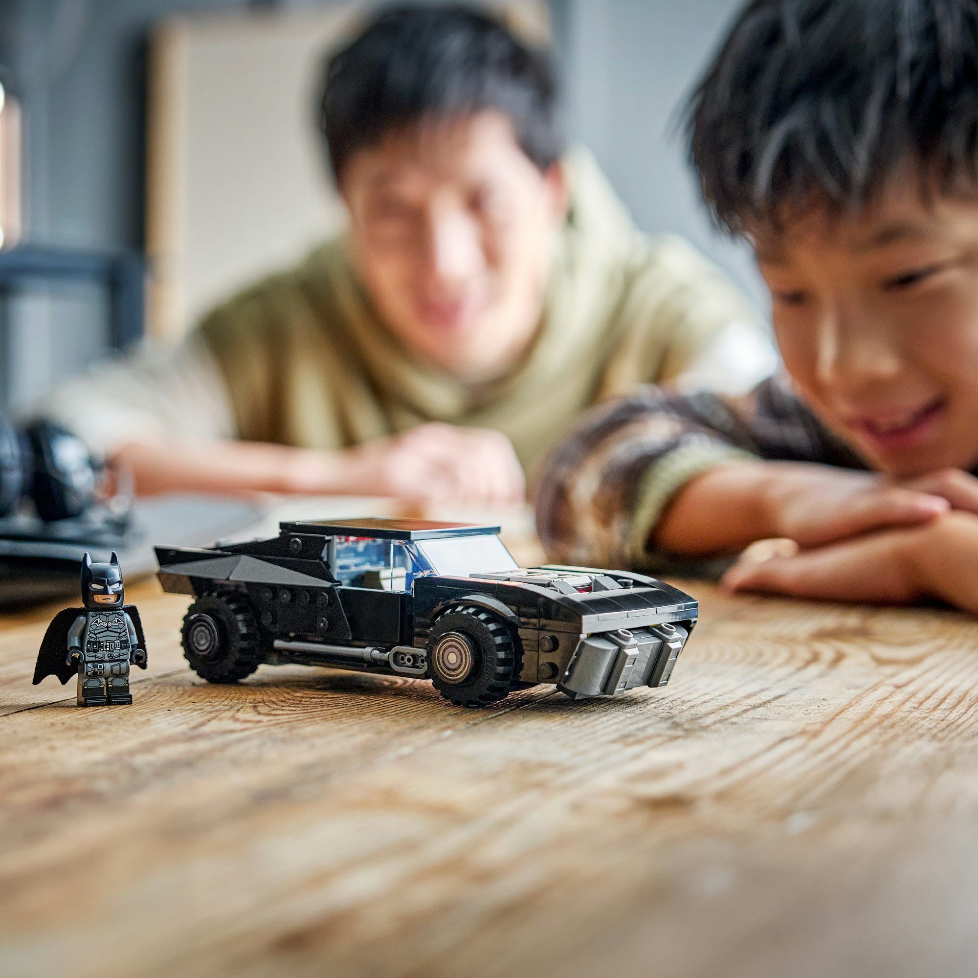 LEGO® The Batman: Batmobil (76332), LEGO Super Heroes Konstruktionsspielsteine, (330 St)