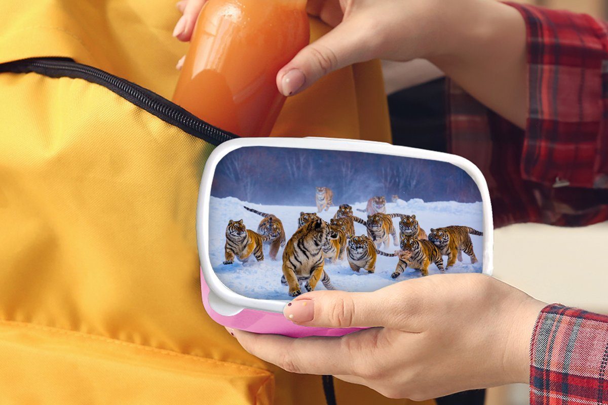 Kunststoff - Wilde Schnee - Tiger Kinder, Brotdose - Snackbox, Erwachsene, MuchoWow Tiere Winter, für (2-tlg), Mädchen, Lunchbox rosa Kunststoff, Brotbox