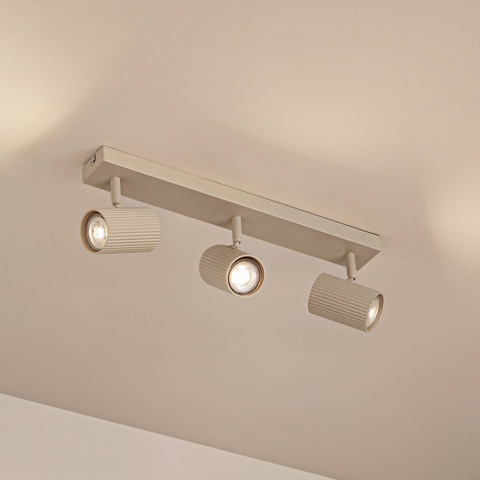 Lindby Deckenstrahler Kardis, Metall, Creme IP20, 3 x 10 W LED