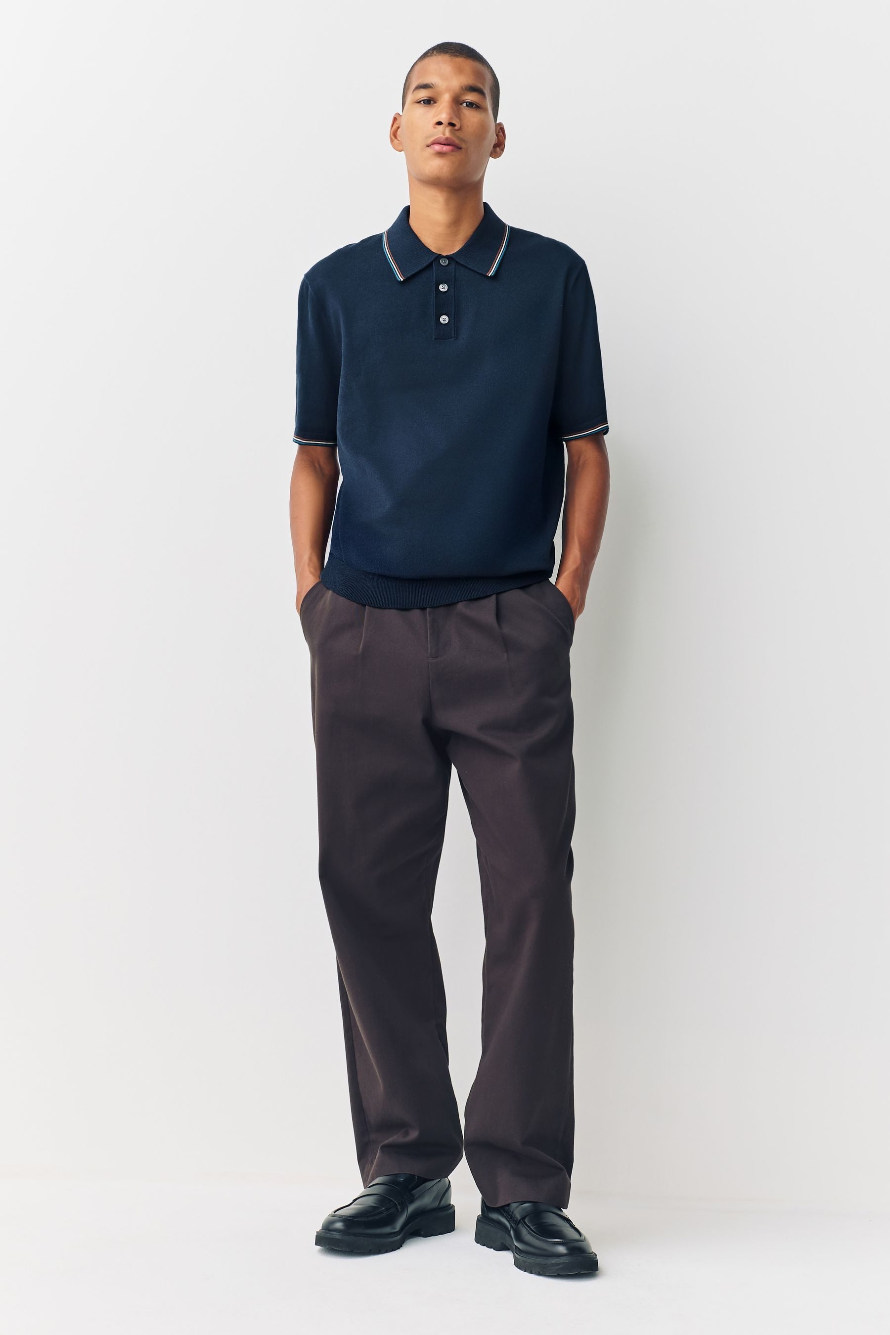 Next Poloshirt Kurzärmeliges Strick-Polohemd im Regular Fit (1-tlg)