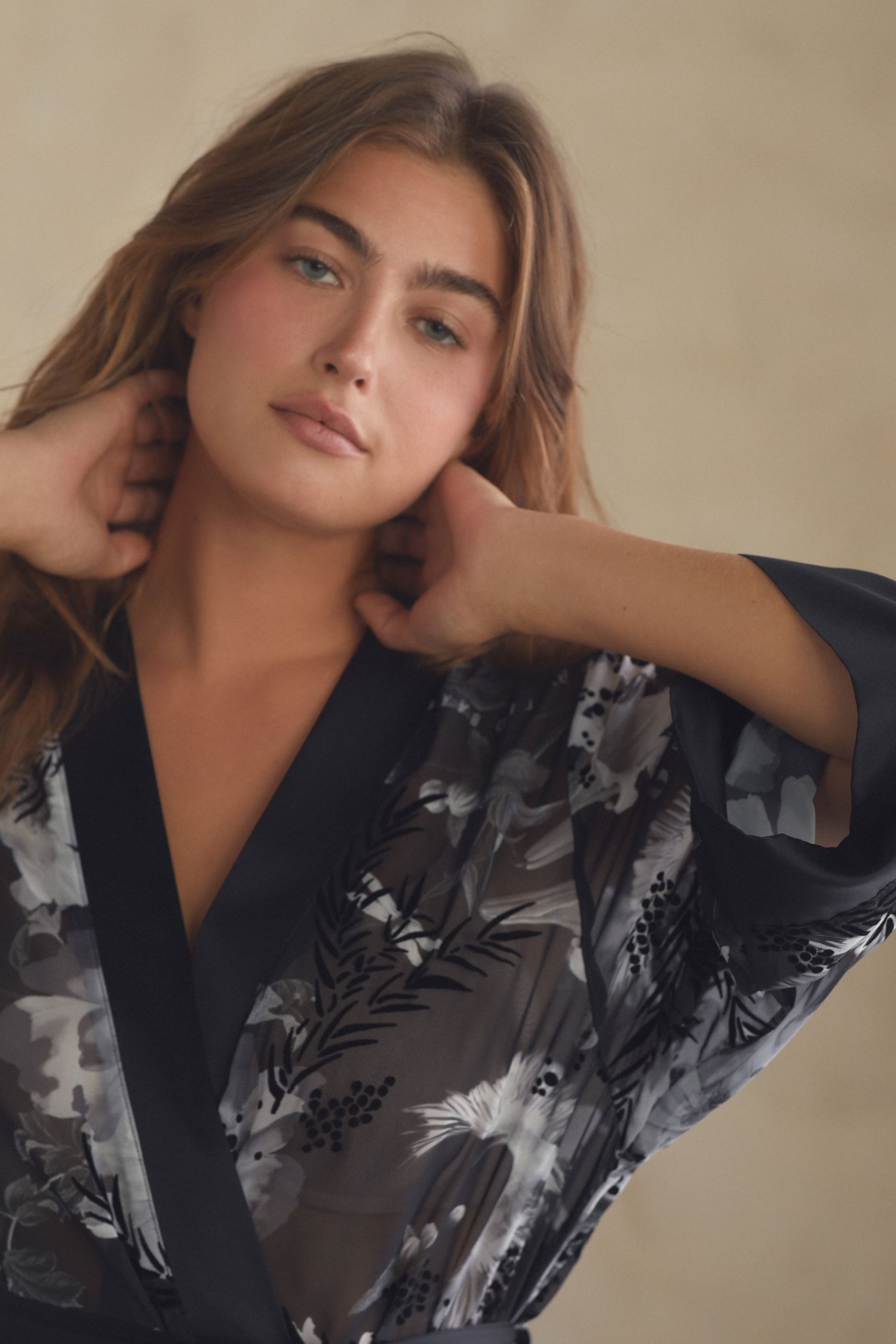 B by Ted Baker Damenbademantel B By Ted Baker Bademantel mit Vogelmuster, Polyester
