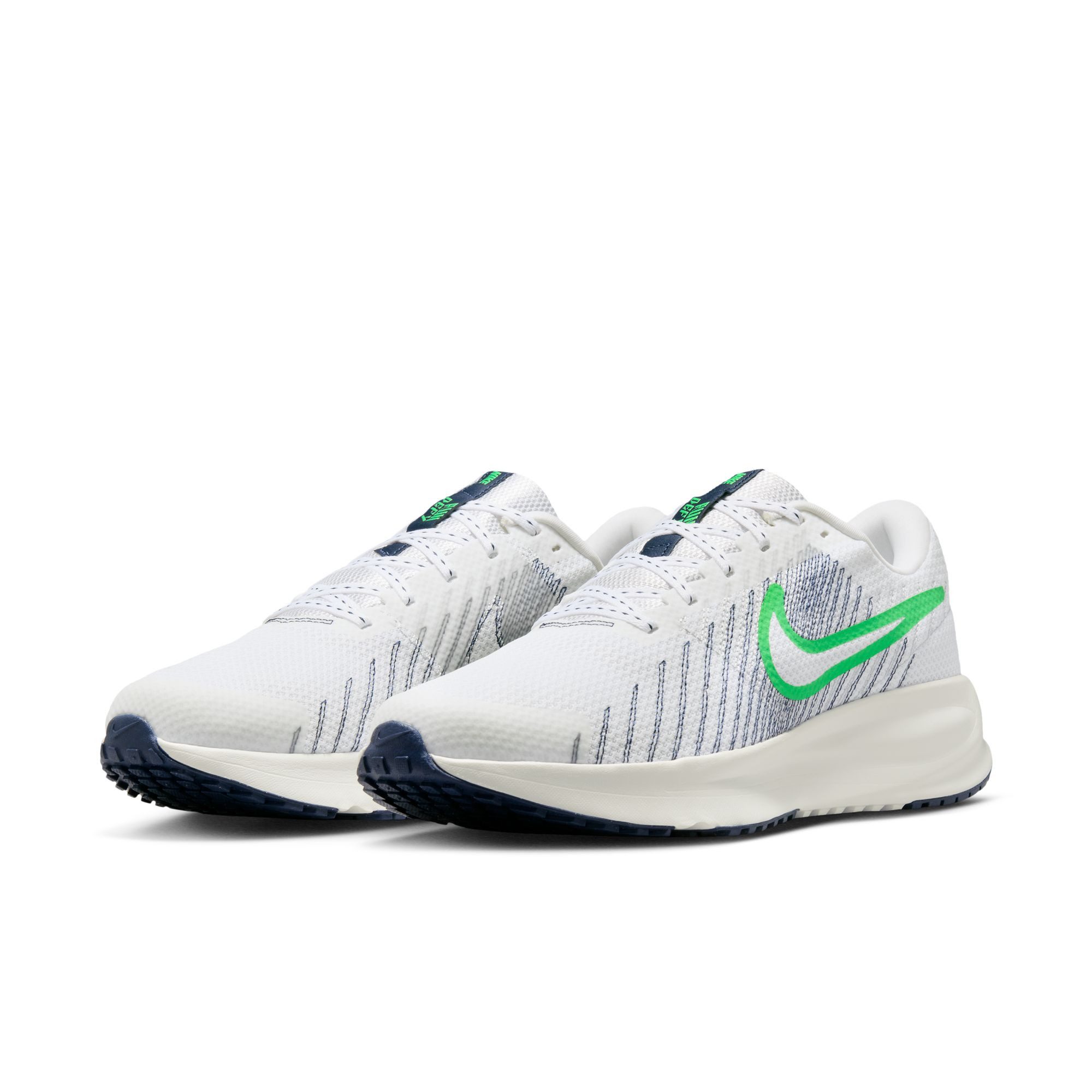 Nike Run Defy Laufschuh