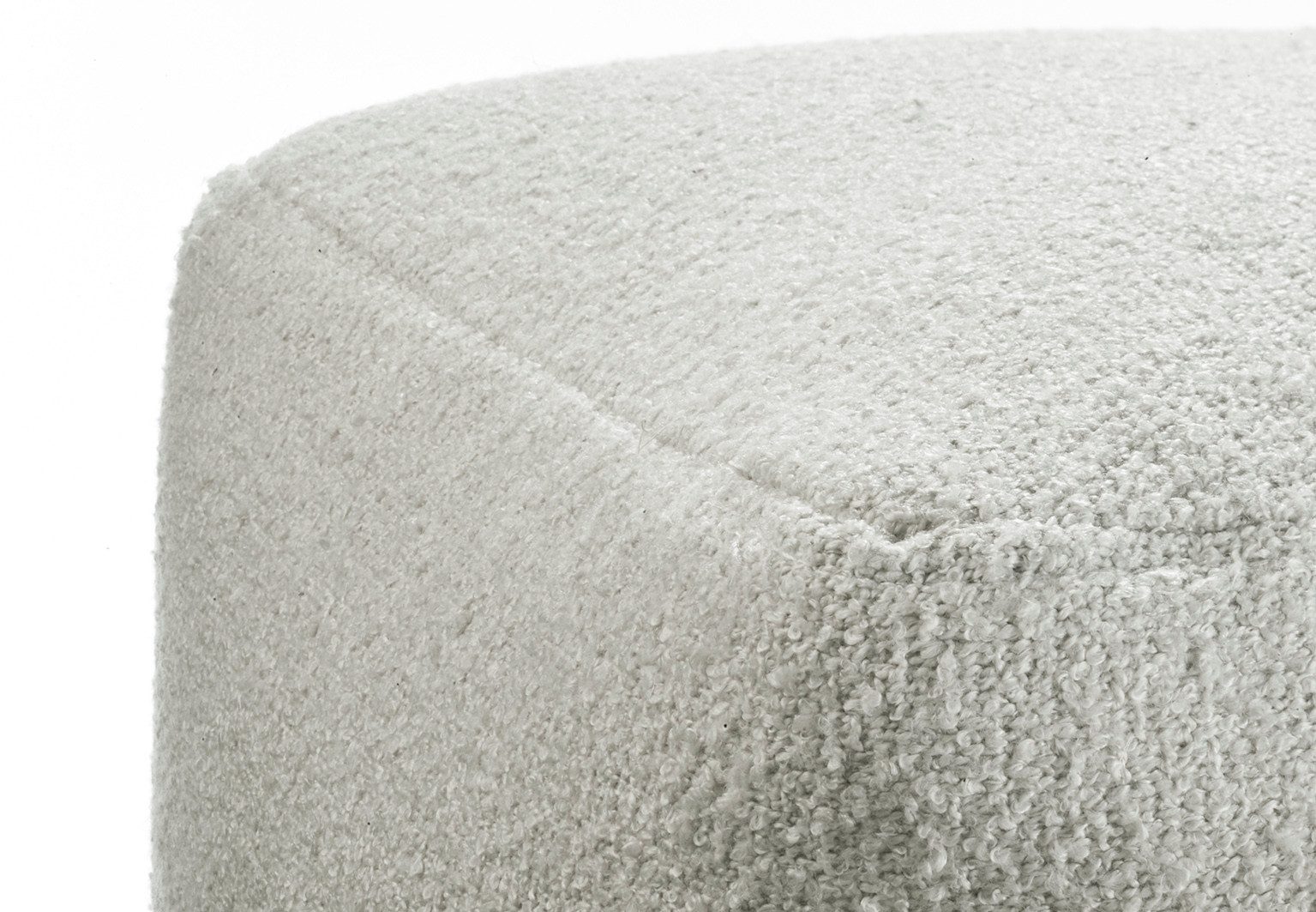 Kobolo Sitzwürfel Sitzpouf Pouf LOTUS aus Wolle - in Boucleoptik - (1 Stück, Nachhaltig)