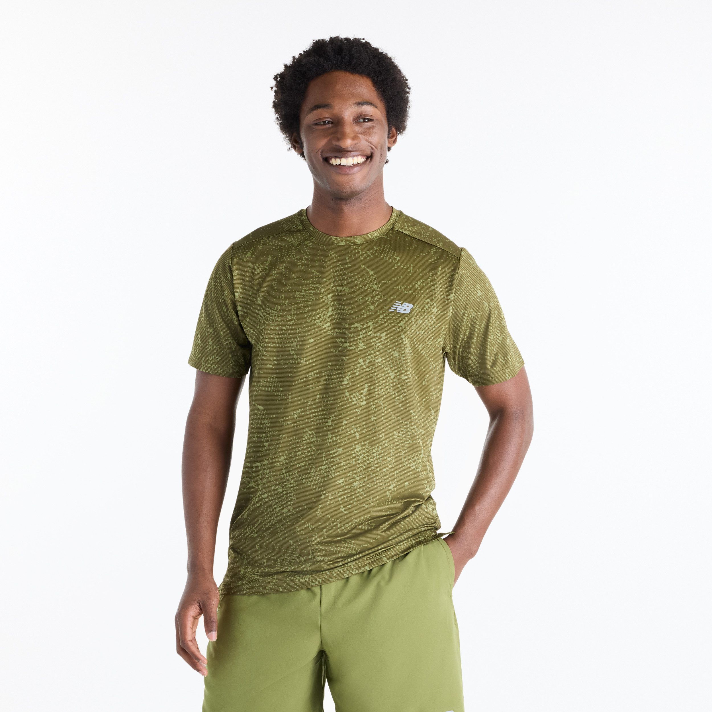 New Balance Laufshirt SPORT ESSENTIAL PRINTED T-SHIRT für Lauftraining und vielseitige Aktivitäten, aus Polyester