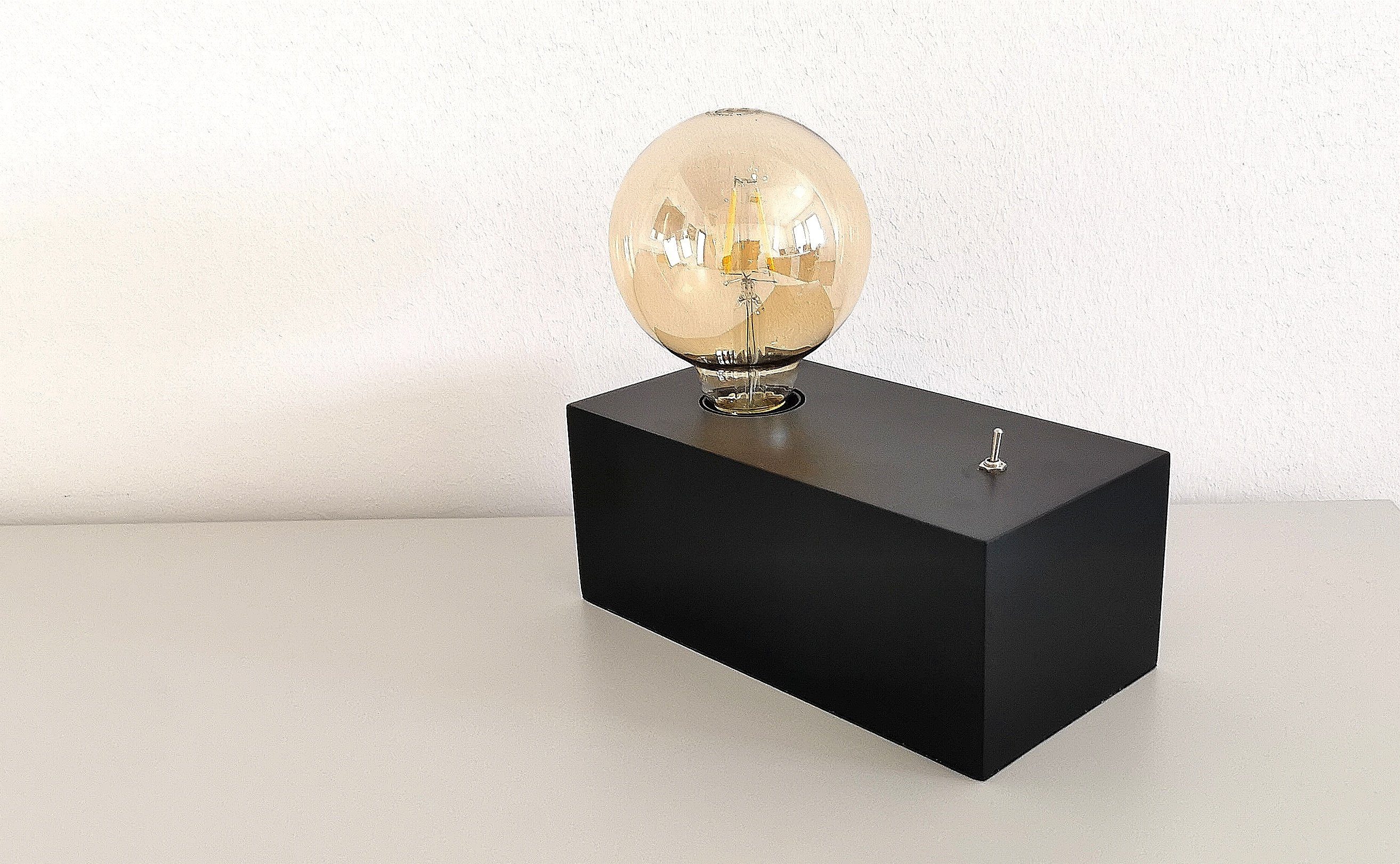 TRANGO LED Tischleuchte, 2020B-4W Tischleuchte *WOODY* Nachttischlampe Holz schwarz im Landhaus Look Retro modern 200x100x80mm mit Schalter inkl. 4 Watt LED Leuchtmittel E27 Gold 2500K, Amber, Schreibtischlampe industriell, Wohnzimmerlampe