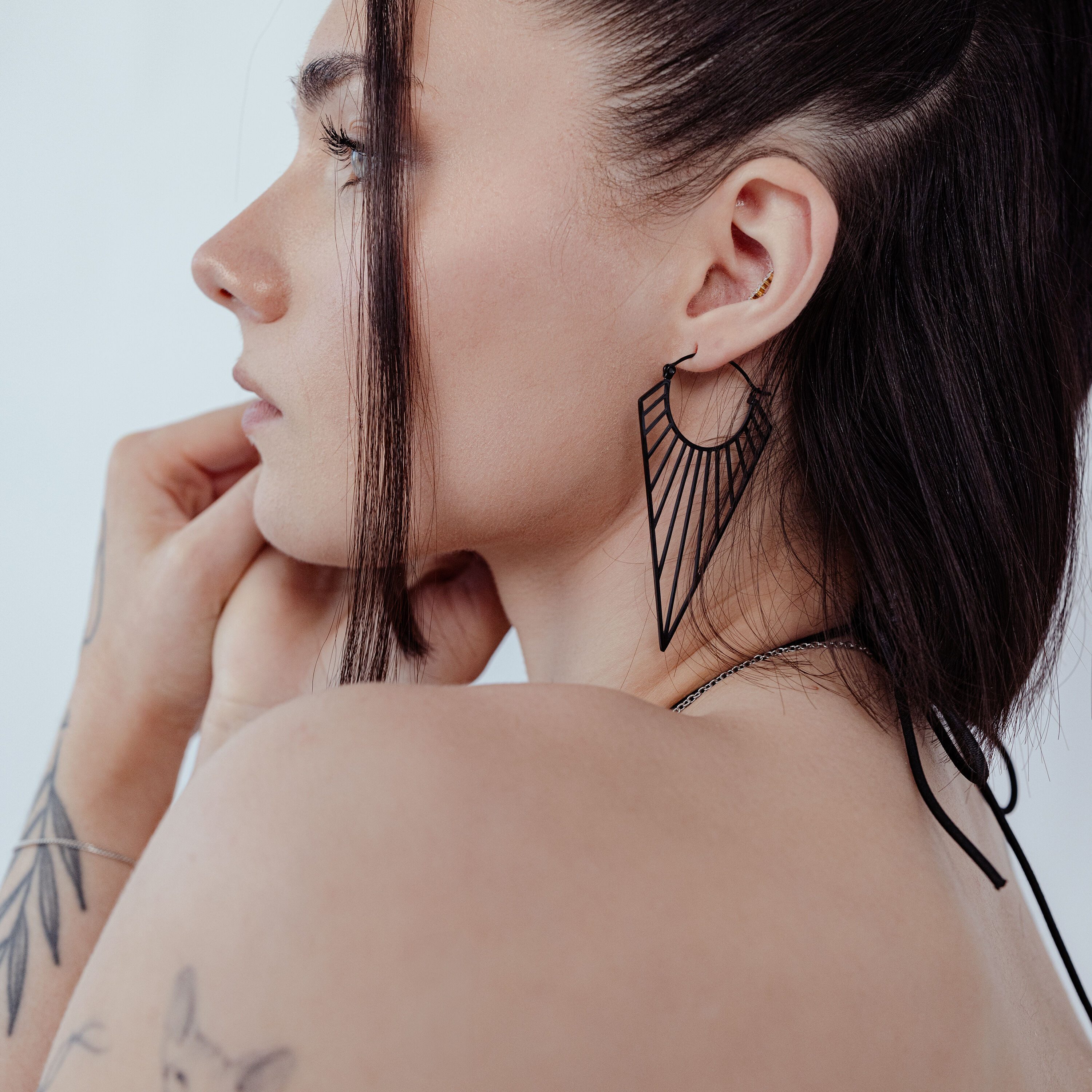 Wildcat Paar Ohrhänger Prisma Hoops - Roségold, Chirurgenstahl 316L - wasserfest, langlebig, hautverträglich