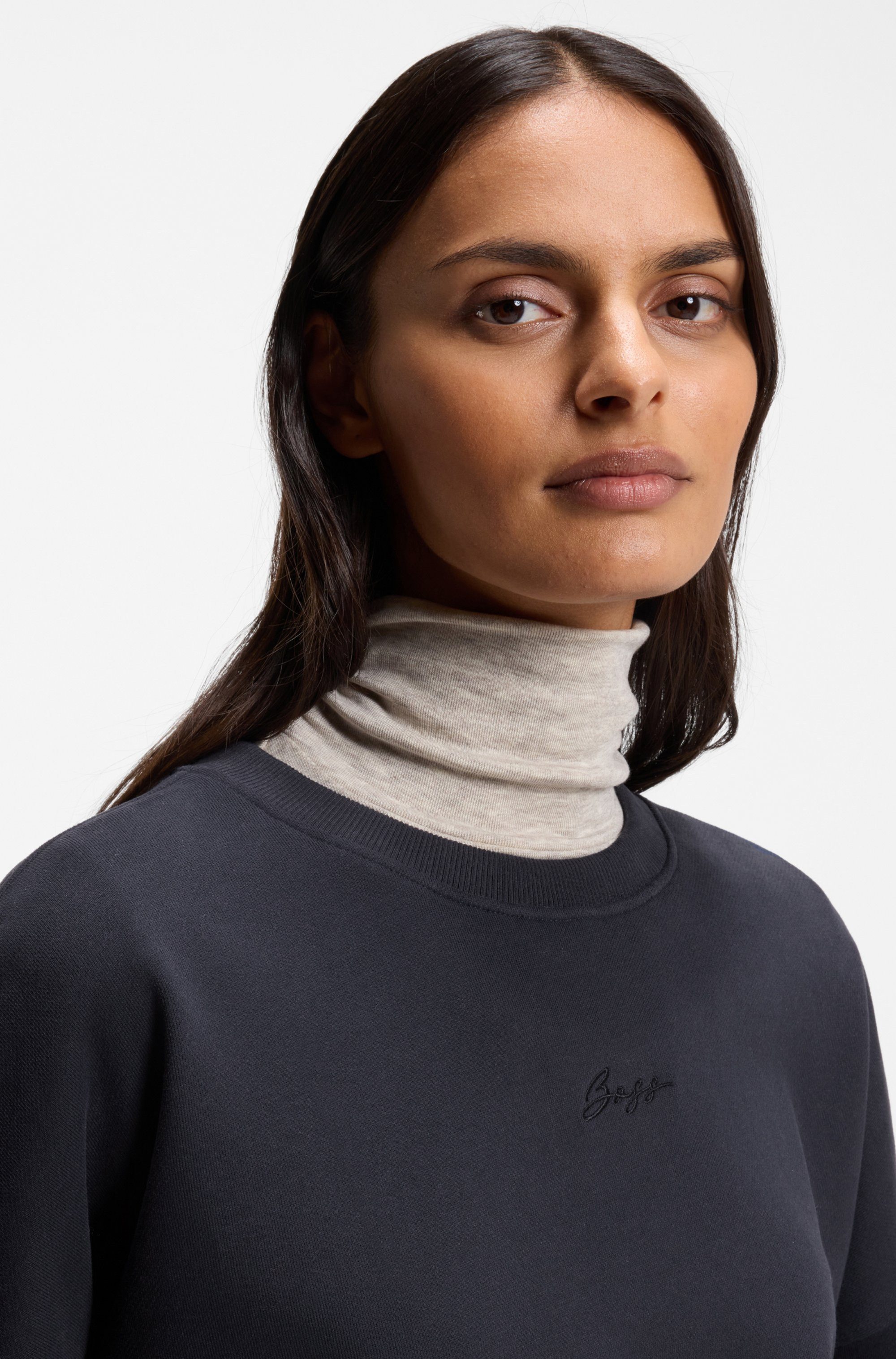 BOSS ORANGE Sweater Ever Premium Damenmode mit Logostickerei, aus Baumwolle – Bild 2 von 5