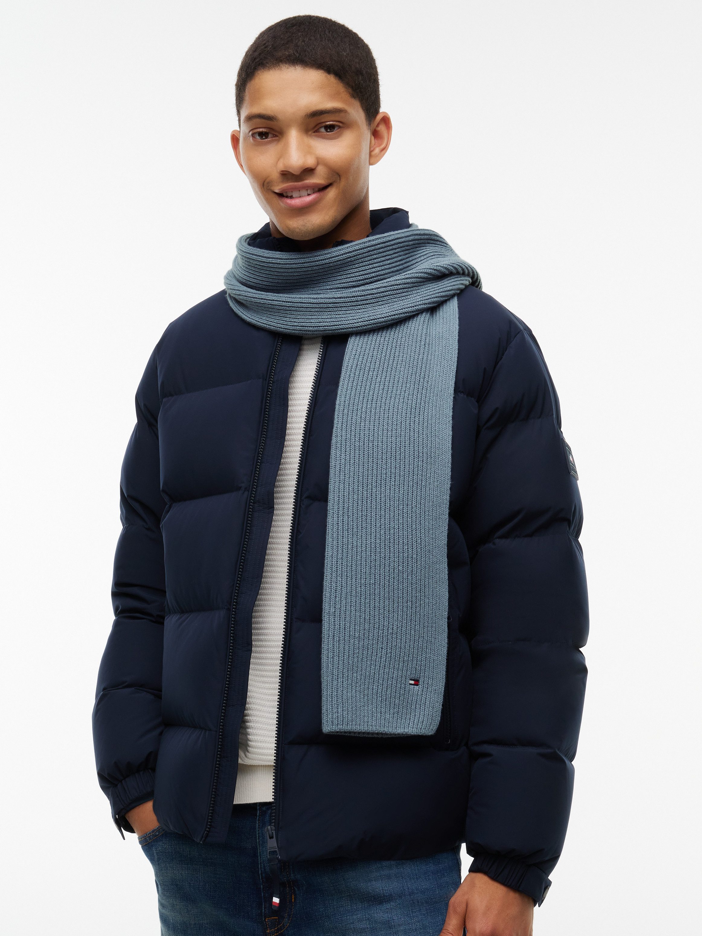 Tommy Hilfiger Strickschal TH FLAG PIMA COTTON CASH SCARF, mit Logostickerei, mit Kaschmiranteil Unisex