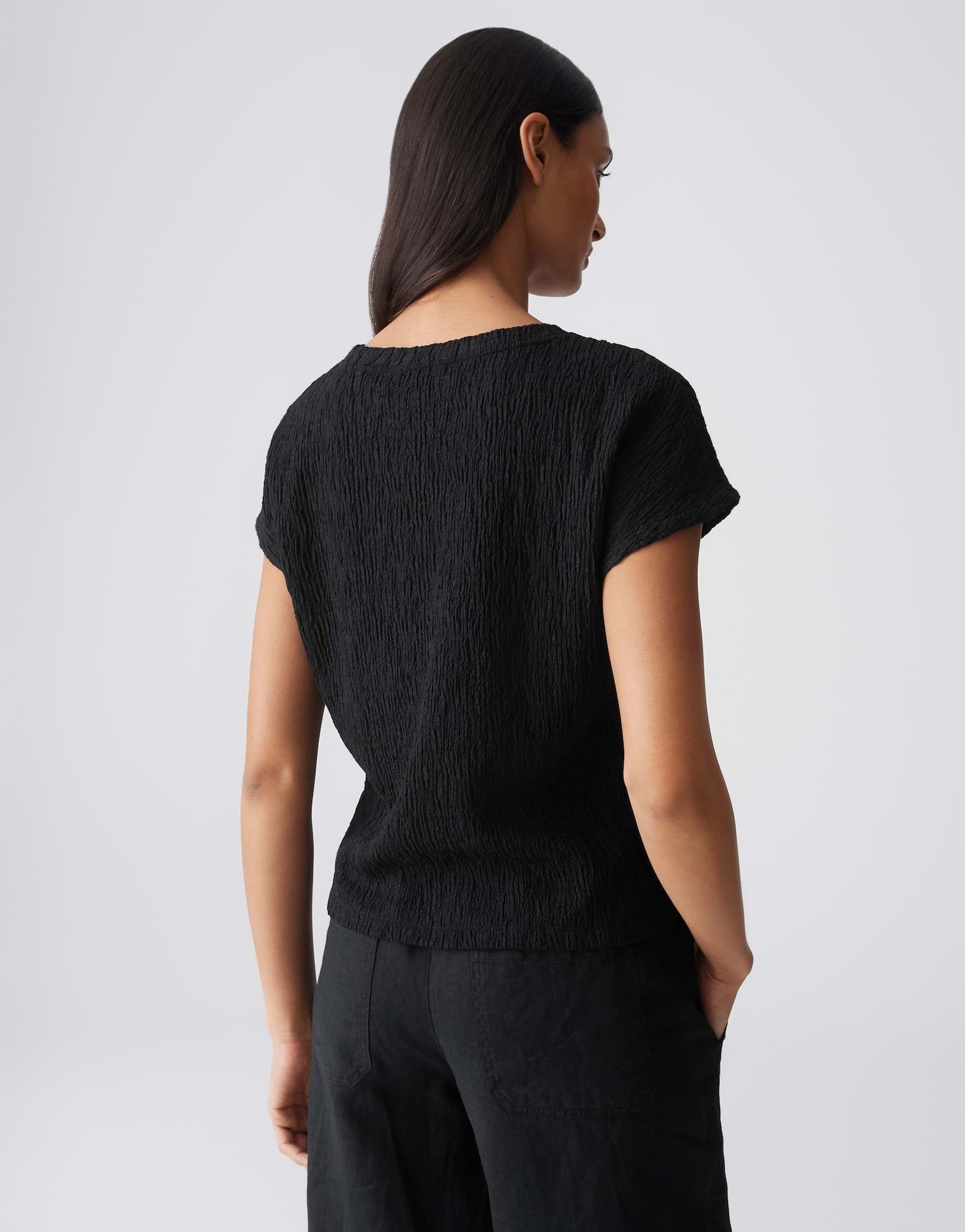 OPUS Kurzarmshirt Sistruk aus Jersey mit Crinkle Effekt Der überschnittene Arm sorgt für eine relaxte Silhouette