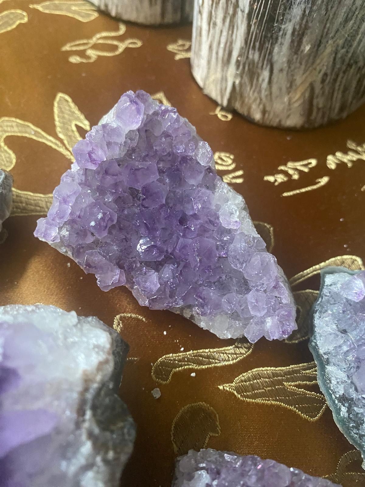 Eden Stone Mineralstein Natürlicher Amethyst Cluster Kristall Brasilien Heilstein Edelstein, (1-St)