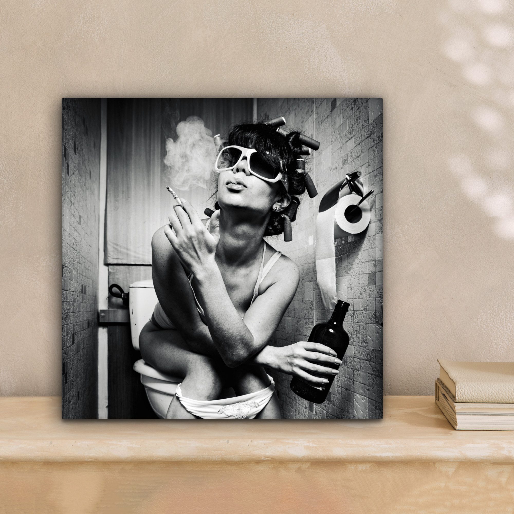 OneMillionCanvasses® Leinwandbild Frau - Vintage - Lockenwickler - Toilette günstig online kaufen