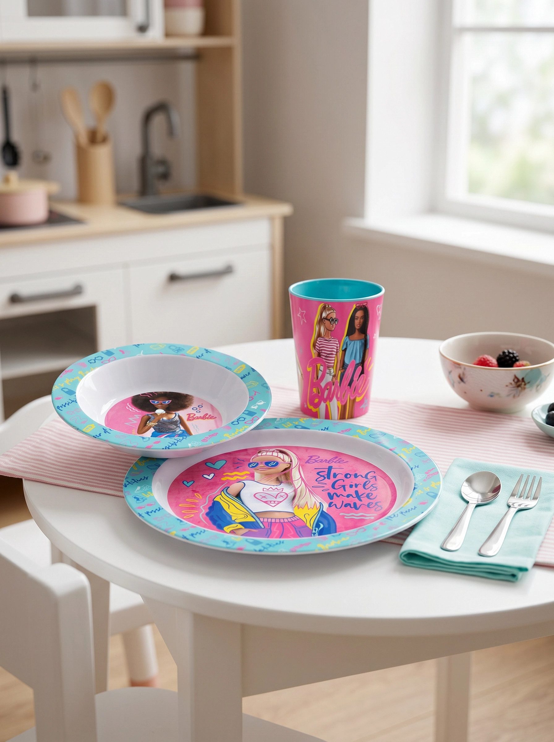 Barbie Kindergeschirr-Set Barbie Kinder 3 teiliges Frühstücks Set Teller und Schüssel Becher (3-tlg), 1 Personen, BPA-Frei