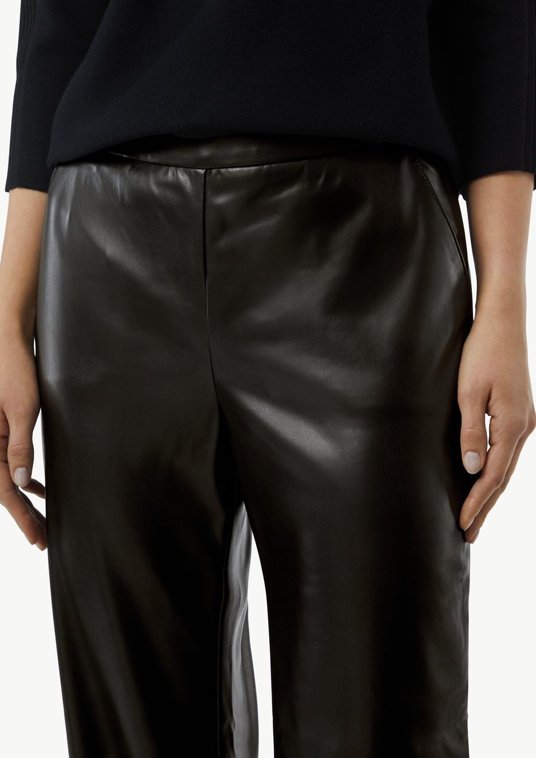 comma Stoffhose Flared-Leg-Hose (1-tlg) Lederoptik, 7/8-Länge, Taschen günstig online kaufen