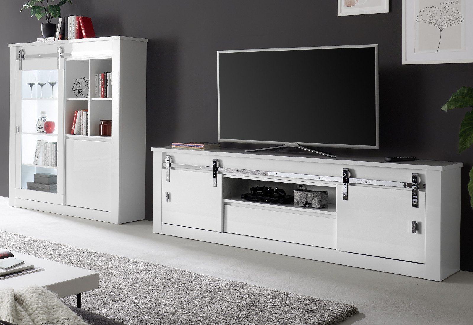Furn.Design Wohnwand Miami, (Set in Weiß Hochglanz mit Chrom, 2-teilig, 250 x 153 cm), mit XXL Lowboard und Schiebetüren