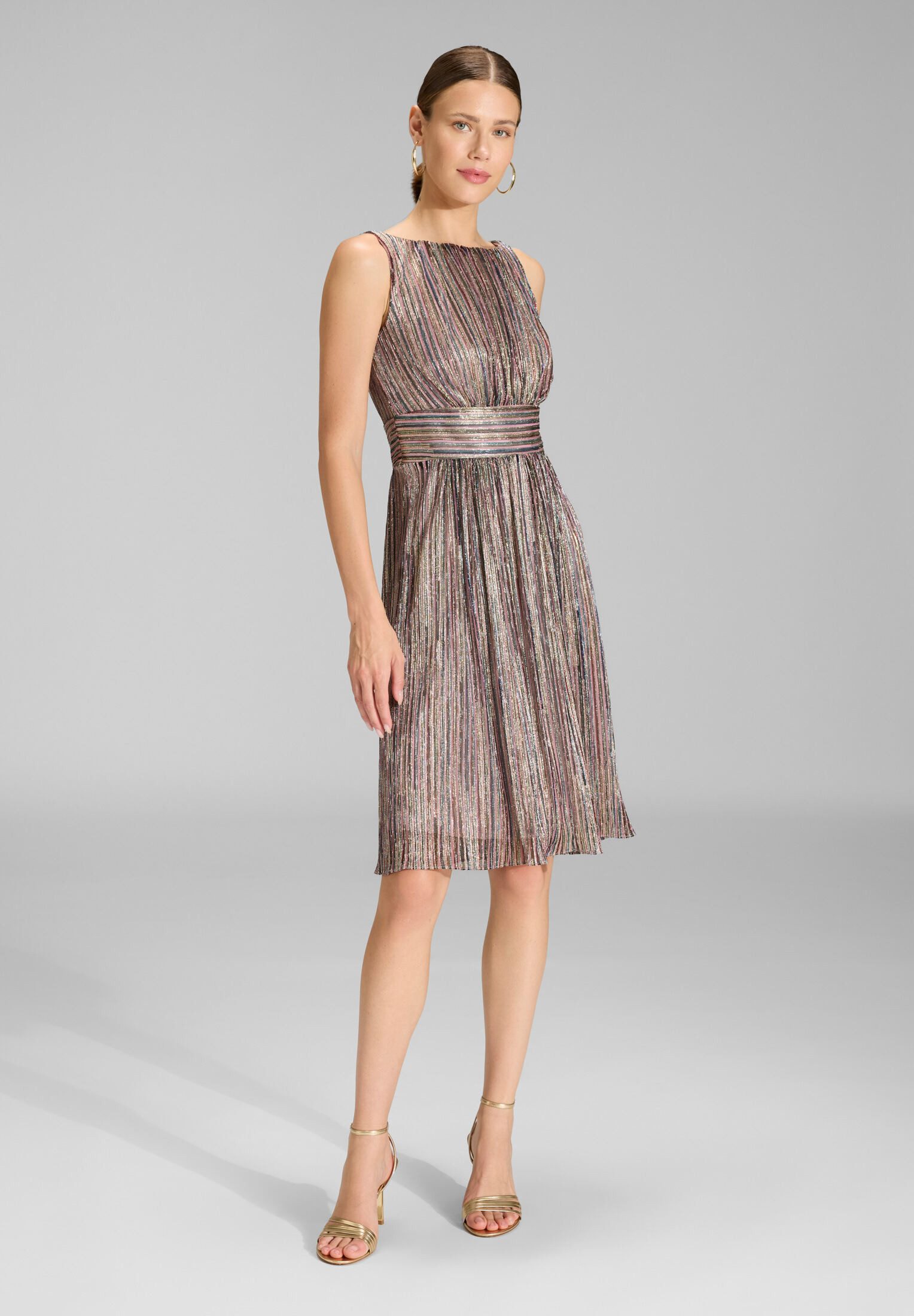 SWING Cocktailkleid - Cocktailkleid aus Plissee Taillierter Schnitt mit aus günstig online kaufen