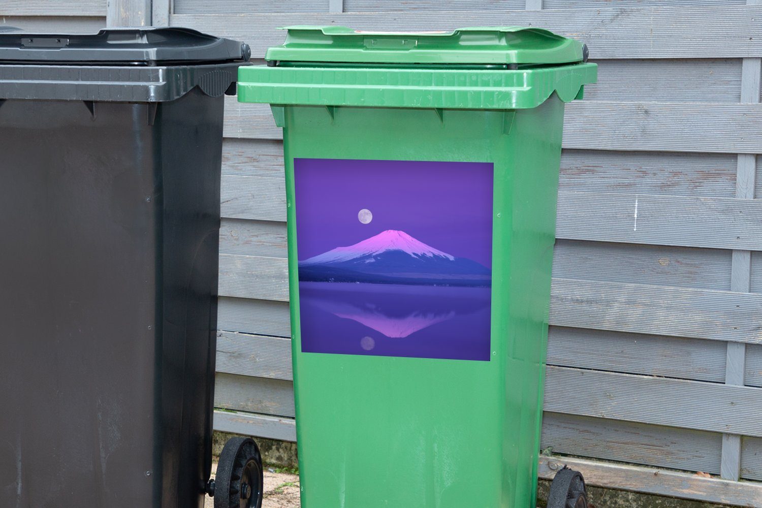 MuchoWow Wandsticker - Mond (1 Abfalbehälter Mülleimer-aufkleber, St), Lila Container, Sticker, - Berg Mülltonne