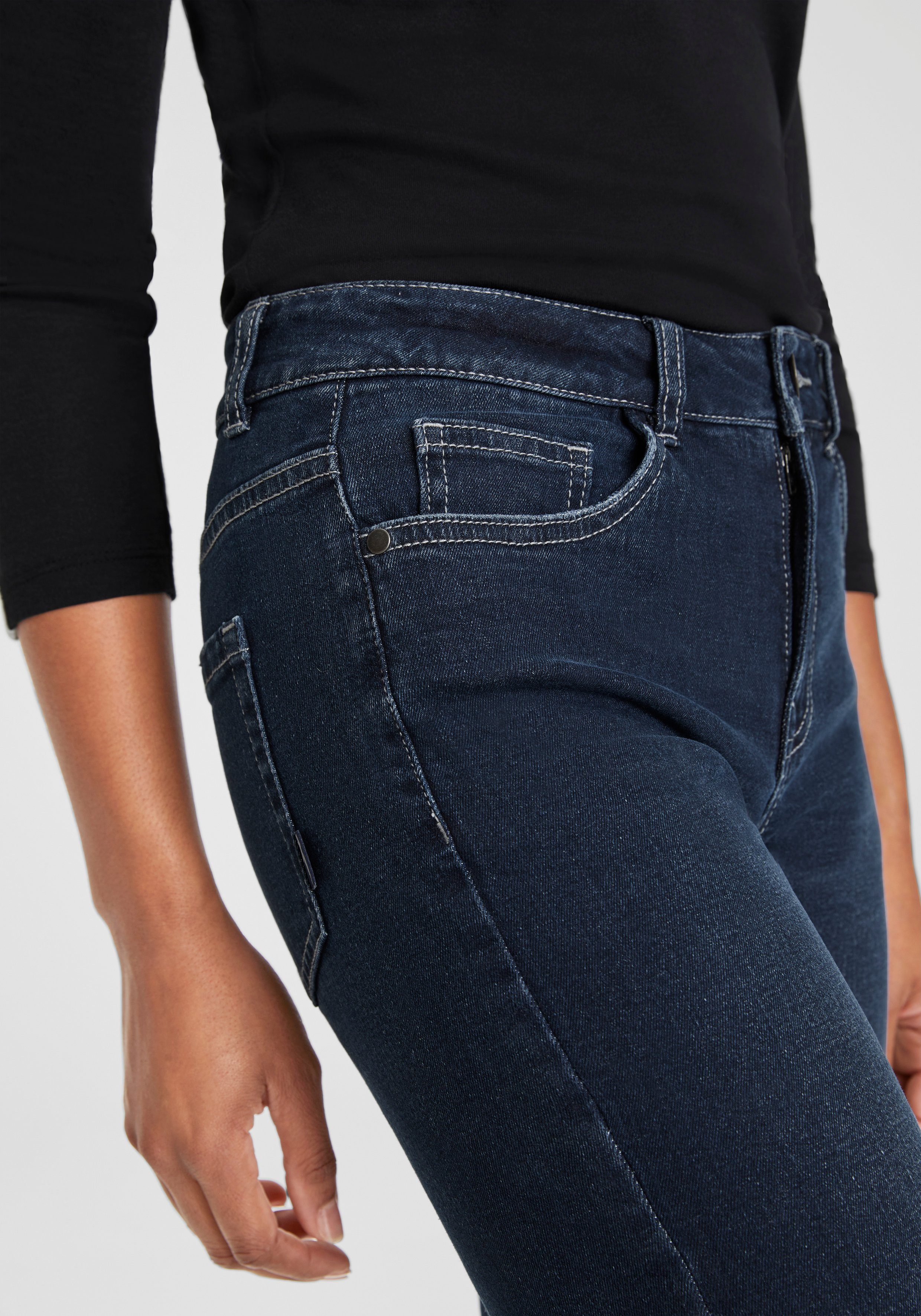 Arizona Weite Jeans weite Beinform, Used-Look-Waschung, hohe Taille