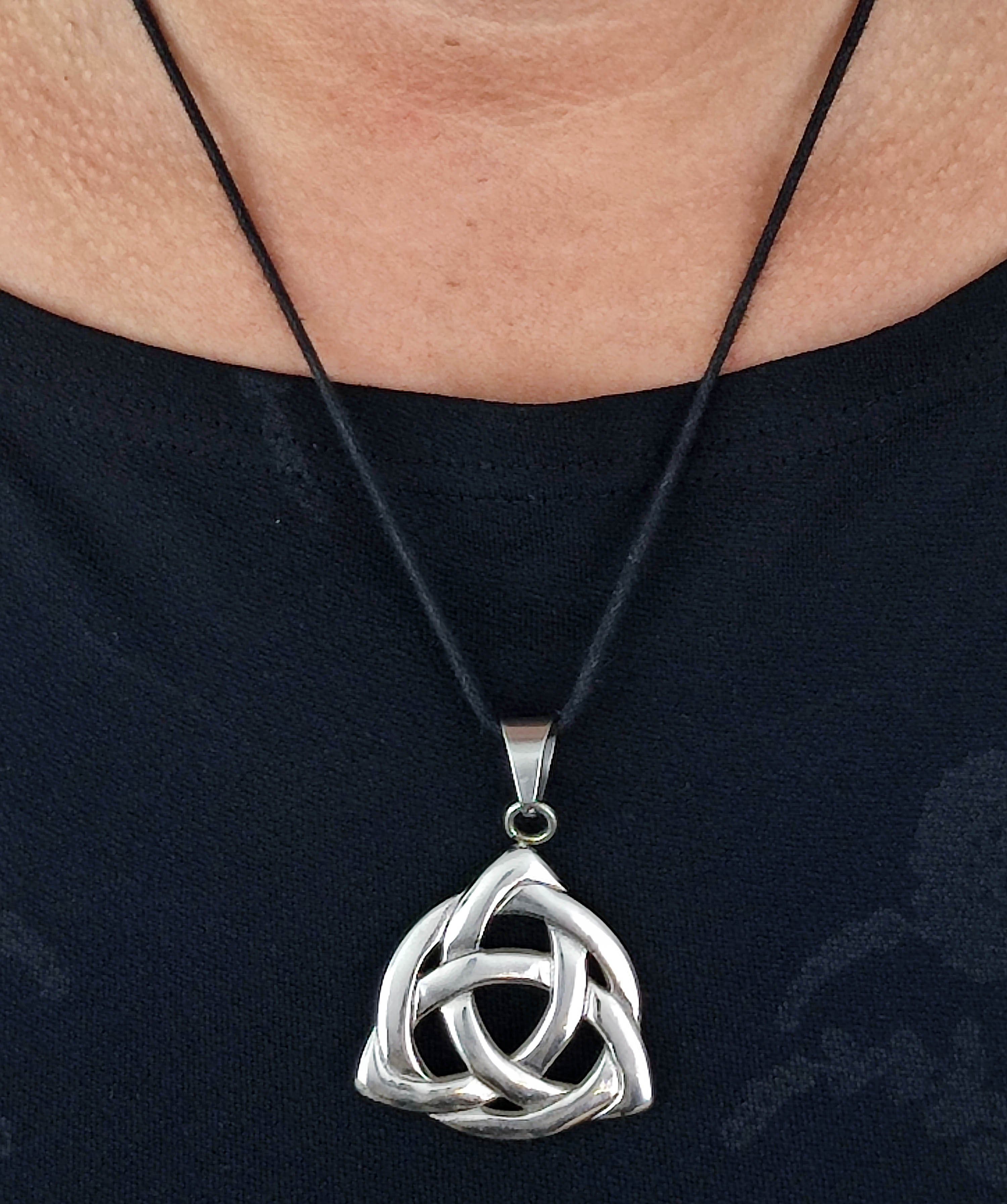 Kiss of Leather Kettenanhänger Keltischerknoten Knoten Kelten Keltik Anhänger Celtic Edelstahl