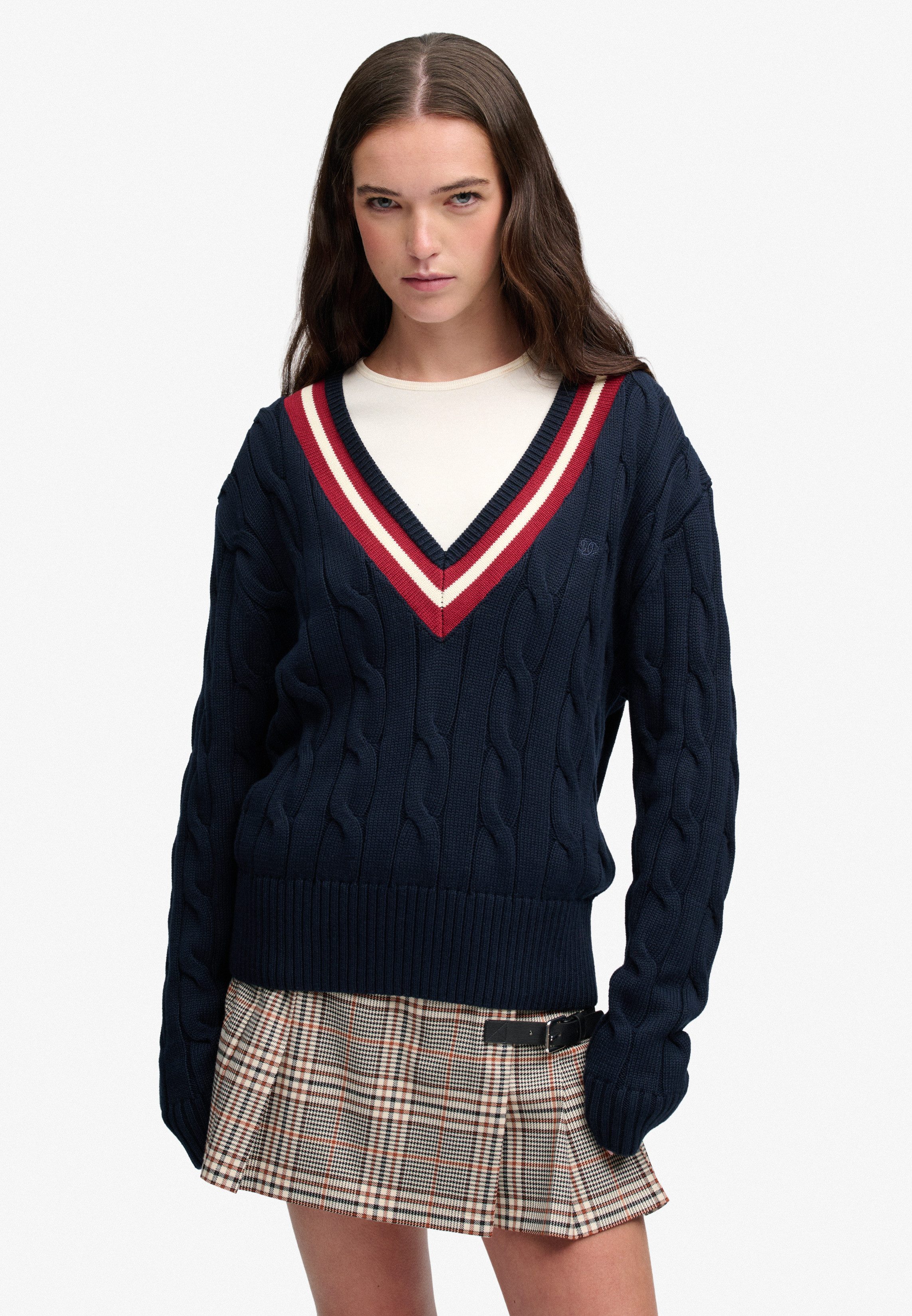 Superdry V-Ausschnitt-Pullover CLASSIC CABLE CRICKET KNIT Baumwolle, loose fit