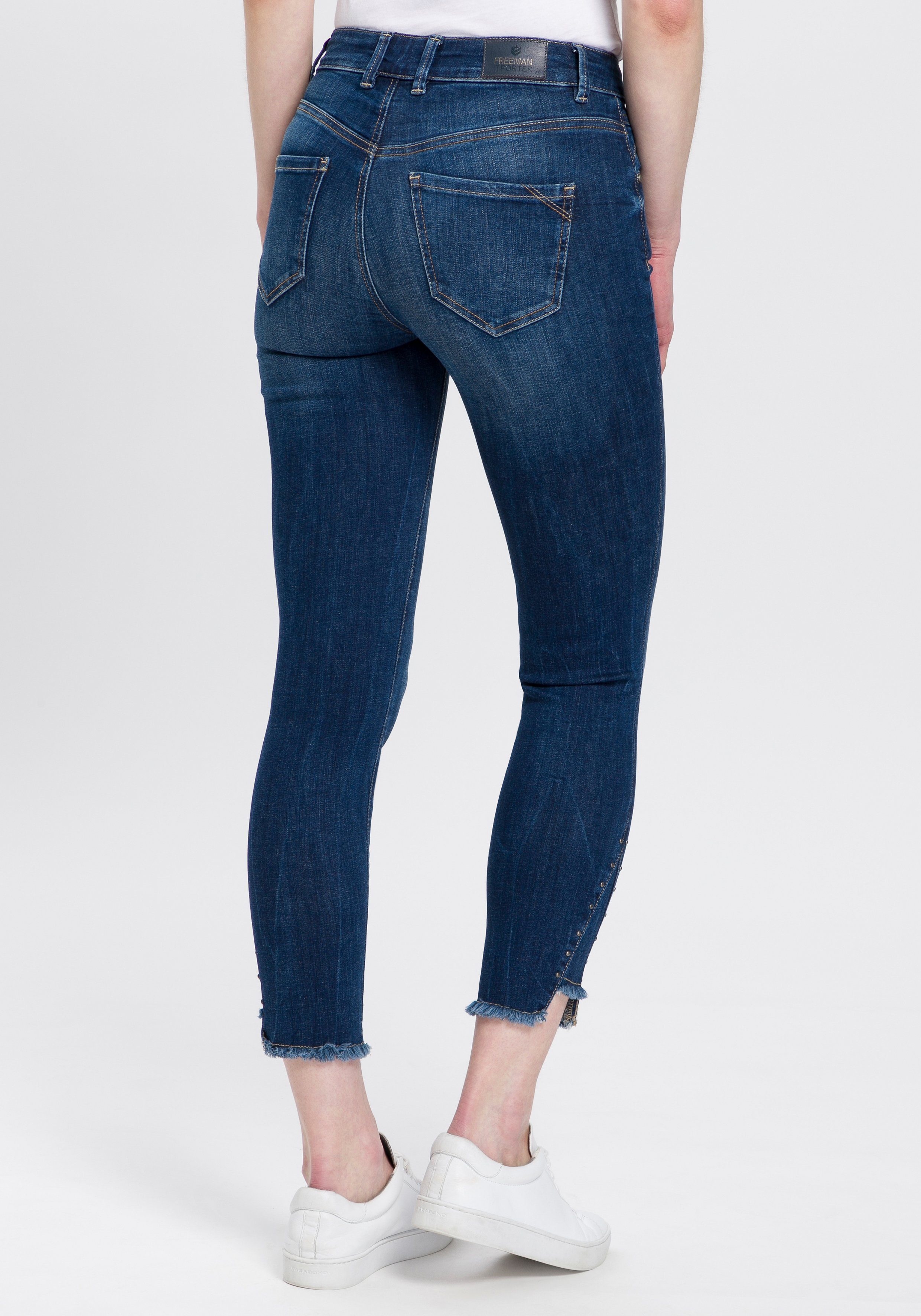 Freeman T. Porter Slim-fit-Jeans Daphne Bereich der im Seitennaht mit unteren Nieten S-SDM