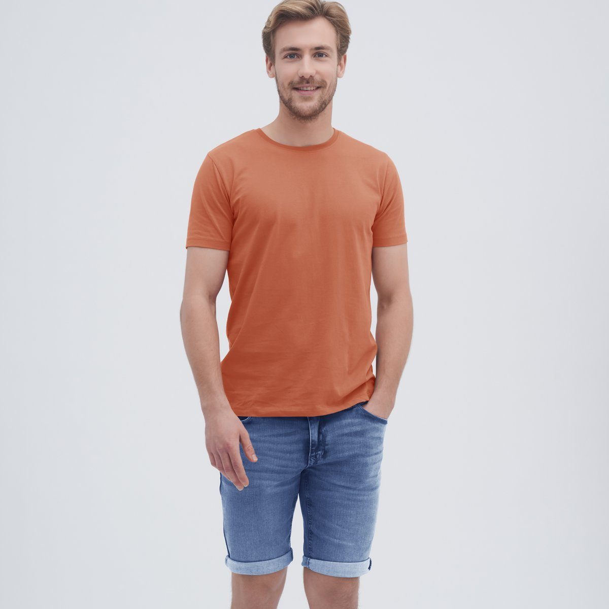 LIVING CRAFTS T-Shirt ILKO Klassischer Schnitt in trendigen Farbtönen Raw Sienna
