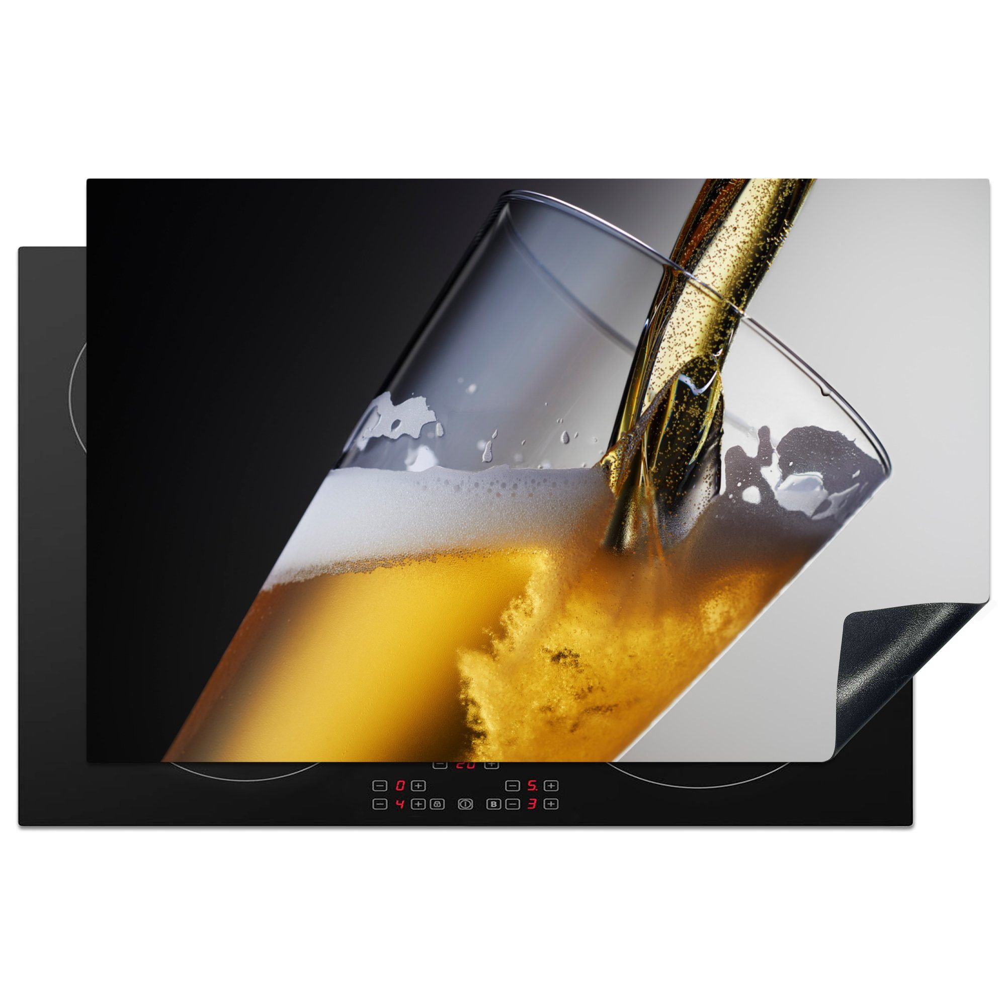 MuchoWow Herdblende-/Abdeckplatte Bier vom Fass auf dunklem Hintergrund, Vinyl, (1 tlg), 81x52 cm, Induktionskochfeld Schutz für die küche, Ceranfeldabdeckung