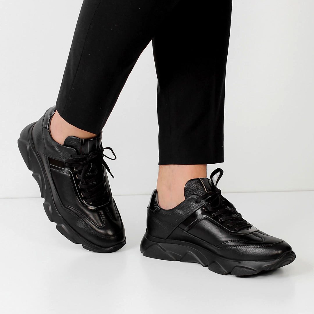 Celal Gültekin Plateau Schnürschuh Runde Kappe Freizeit Herren Sneaker Narbenleder, Patina-Optik, Schwarz, 40