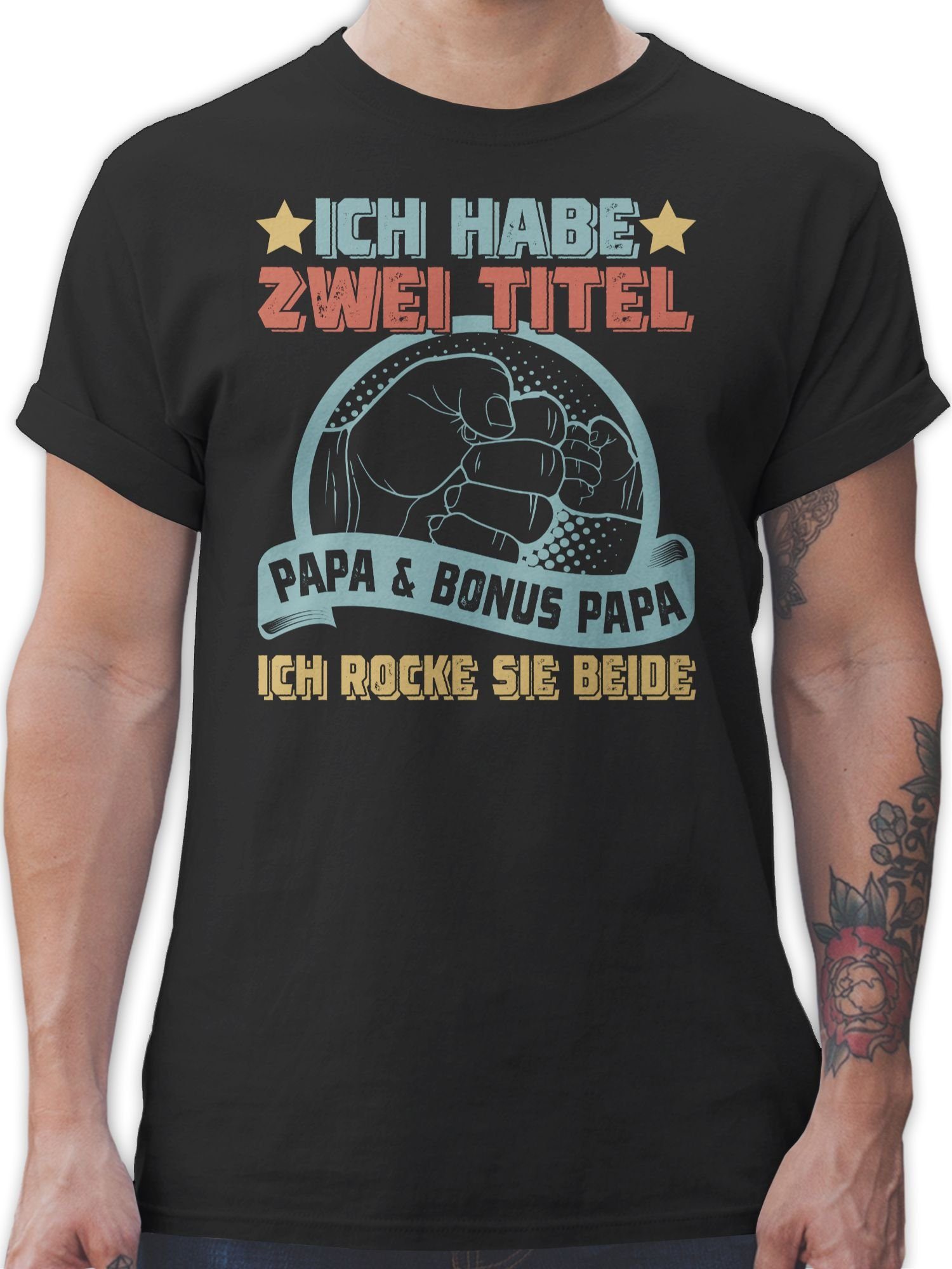 Shirtracer T-Shirt Ich habe zwei Titel - Papa und Bonus Papa - Geschenk Bester Stiefpapa Vatertag Geschenk für Papa 01 Schwarz