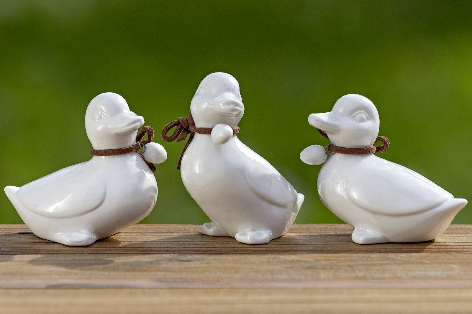 BOLTZE GRUPPE GmbH Osterfigur Dekofigur Lizzy Ente Porzellan weiß H 6,5 cm 3er Set