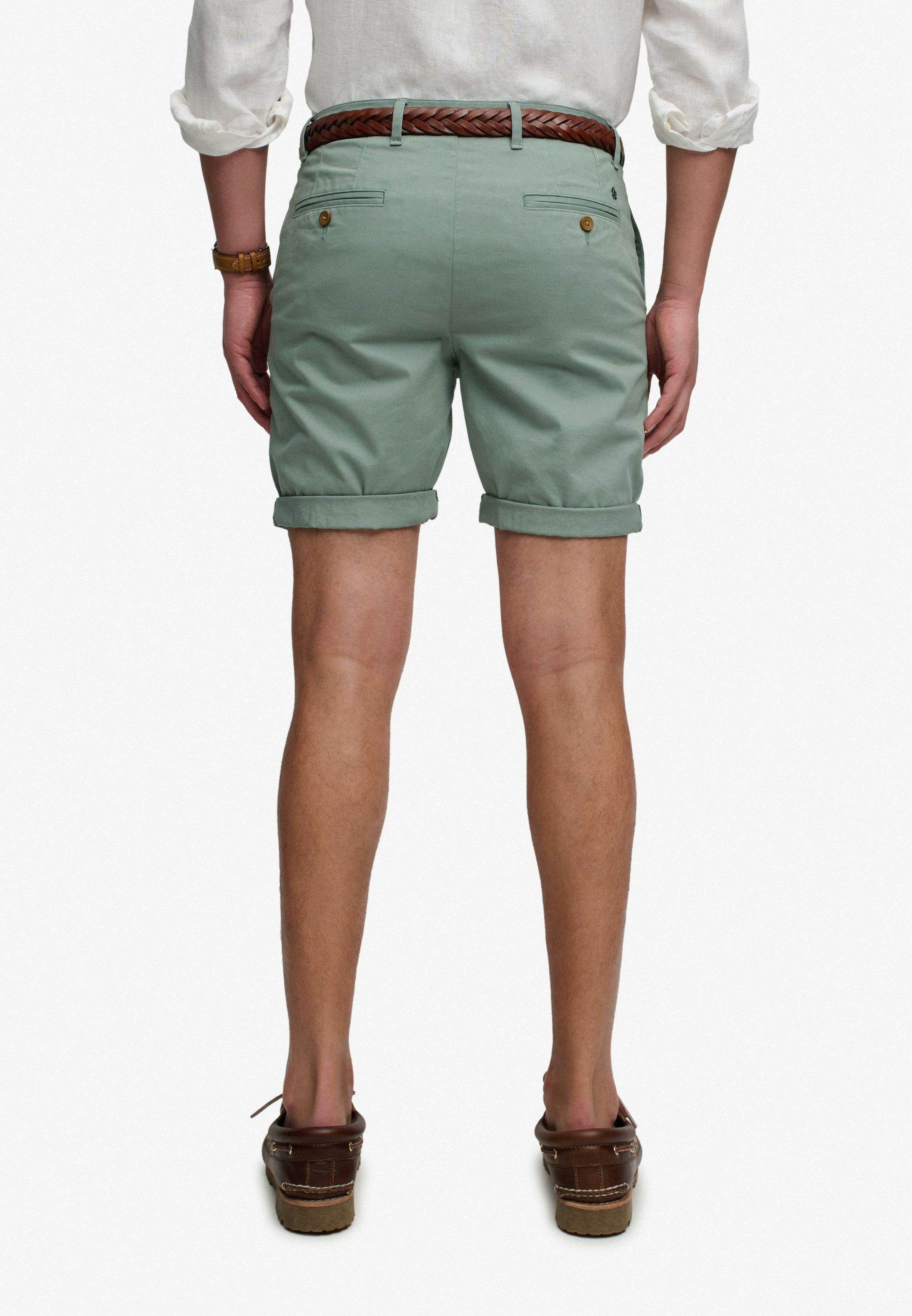 Superdry Chinoshorts PREMIUM REGULAR CHINO SHORT aus Baumwollmischung mit Elasthan, Relaxed Fit, unifarben, knielang