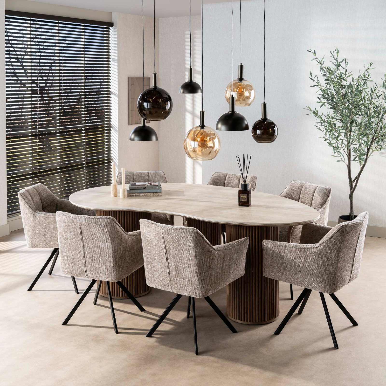 alesvelt Esstisch ROMANO ORGANICO Nierenförmiger Keramiktisch in Travertin-Optik (1-Tisch), 215x122x77h cm Keramik, Travertin-Design, Holzoptik