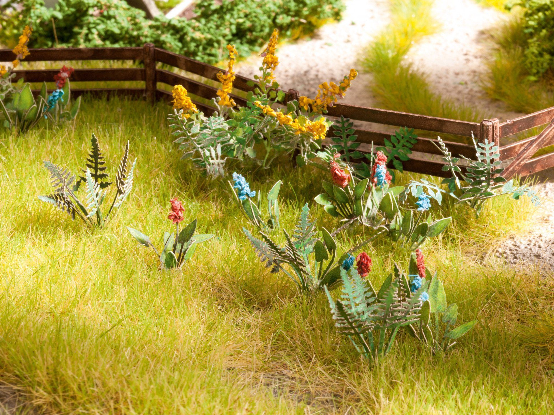 Modelleisenbahn-Gebäude Feld- und Wiesenpflanzen, 17 Miniatur-Pflanzen für