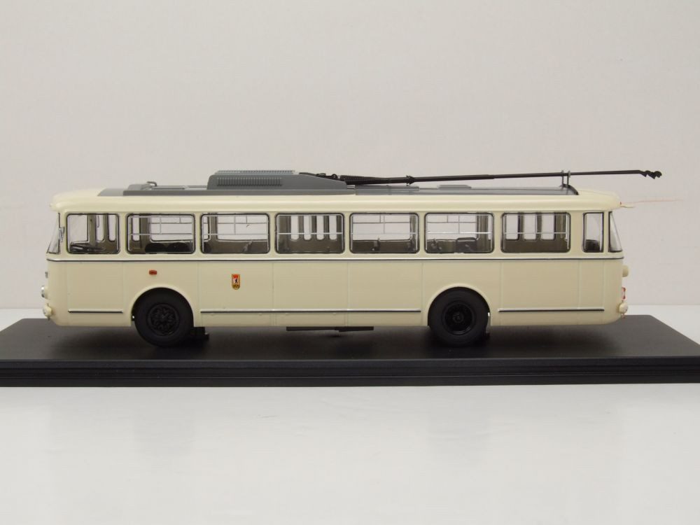 Premium ClassiXXs Modellauto Skoda 9TR Bus BVG Berliner Verkehrsbetriebe beige, Maßstab 1:43