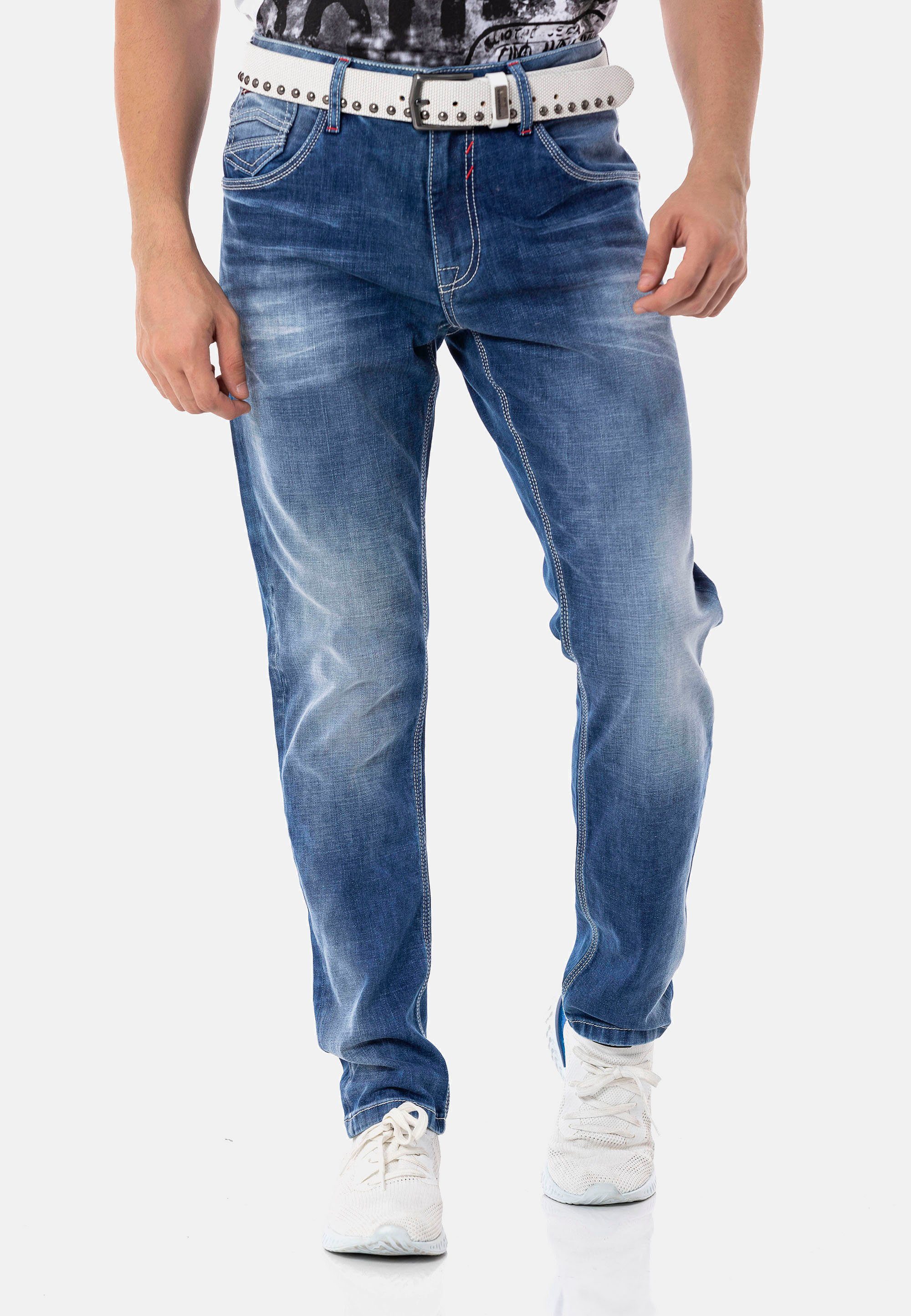 Cipo & Baxx Straight-Jeans mit dezenter Waschung