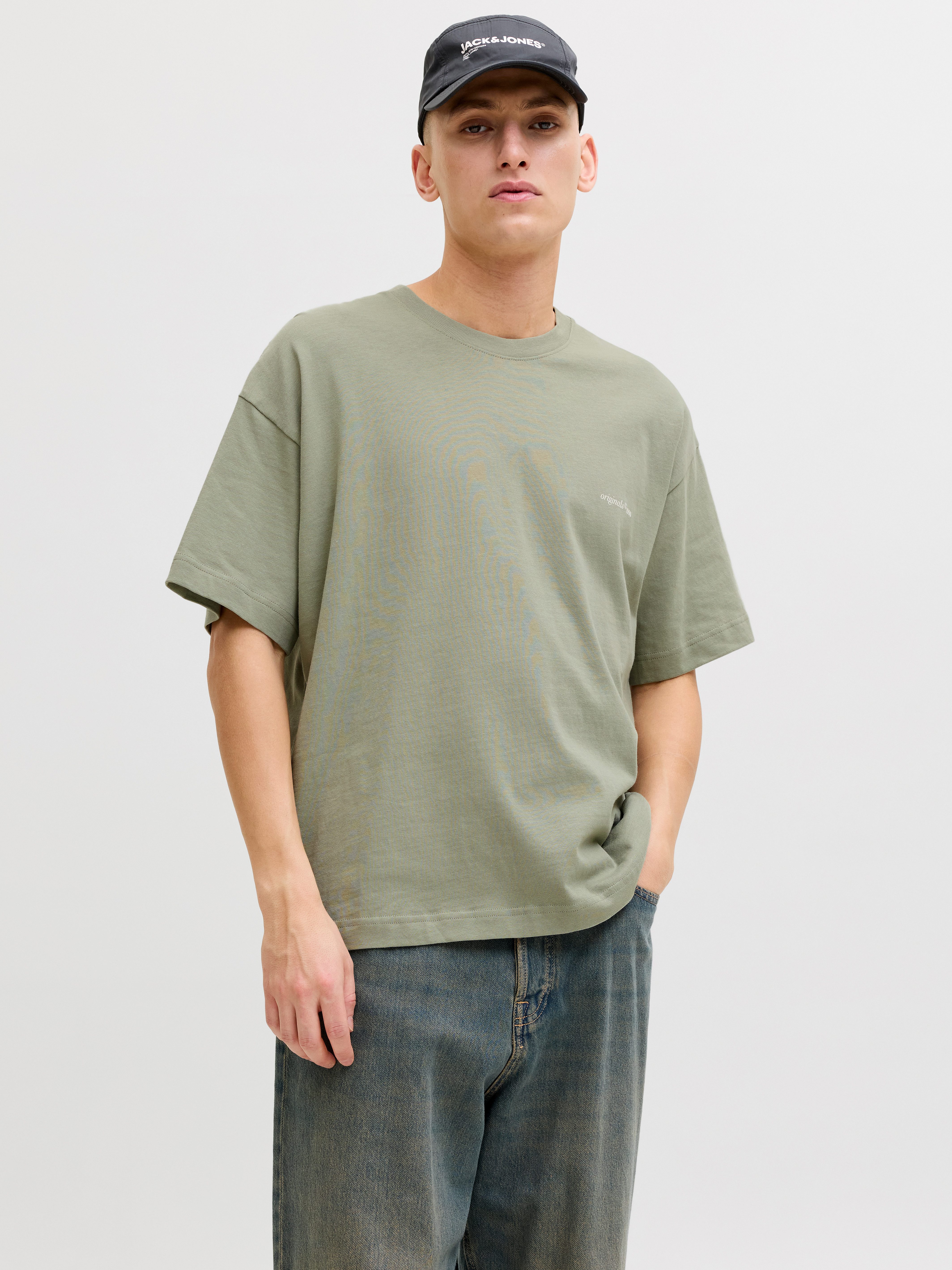 Jack & Jones T-Shirt JORMONTAUK BACK GRAPHIC TEE SSCN EA26 SN Baumwolle, locker geschnitten