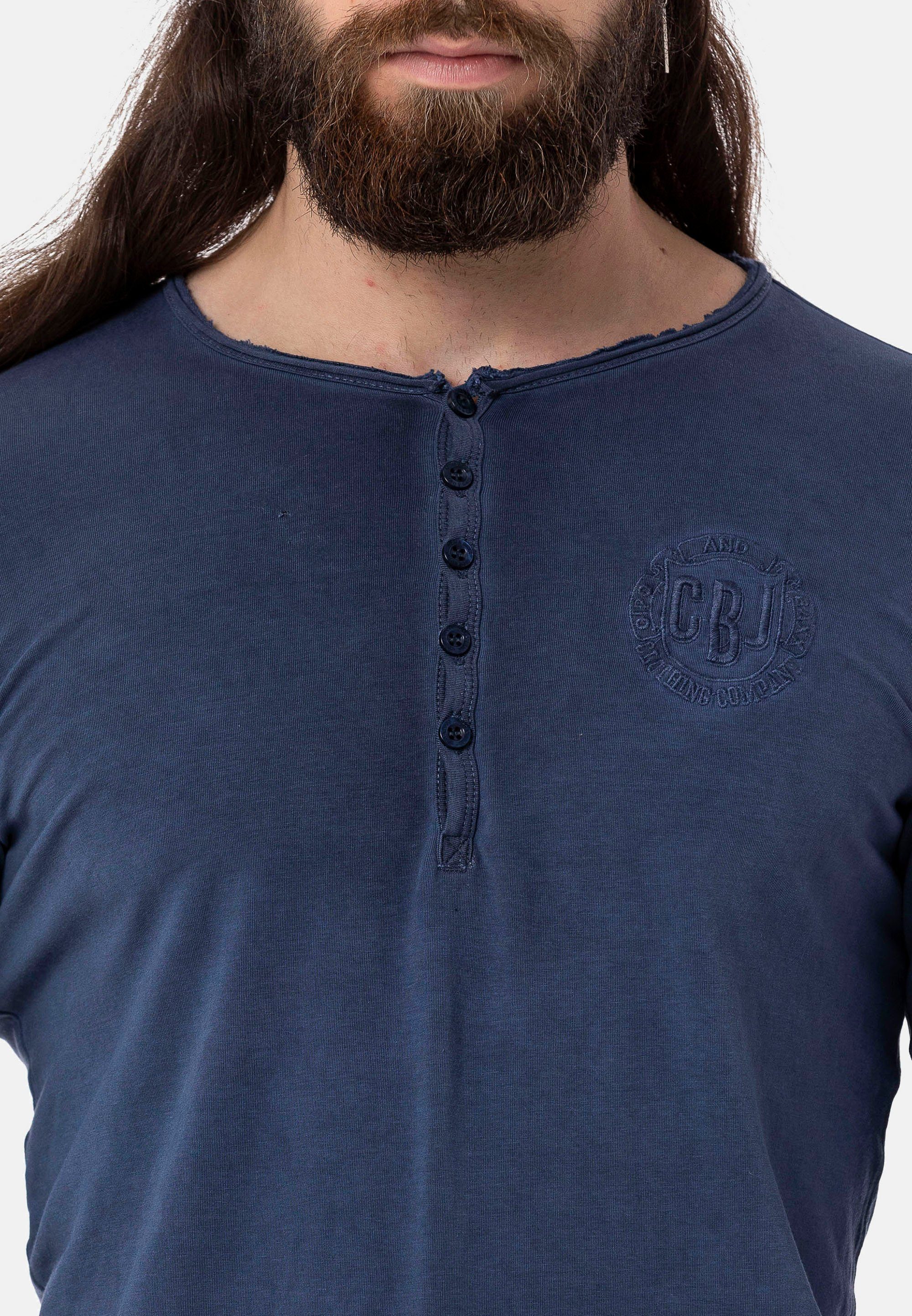 Cipo & Baxx Langarmshirt mit trendiger Markenstickerei blau