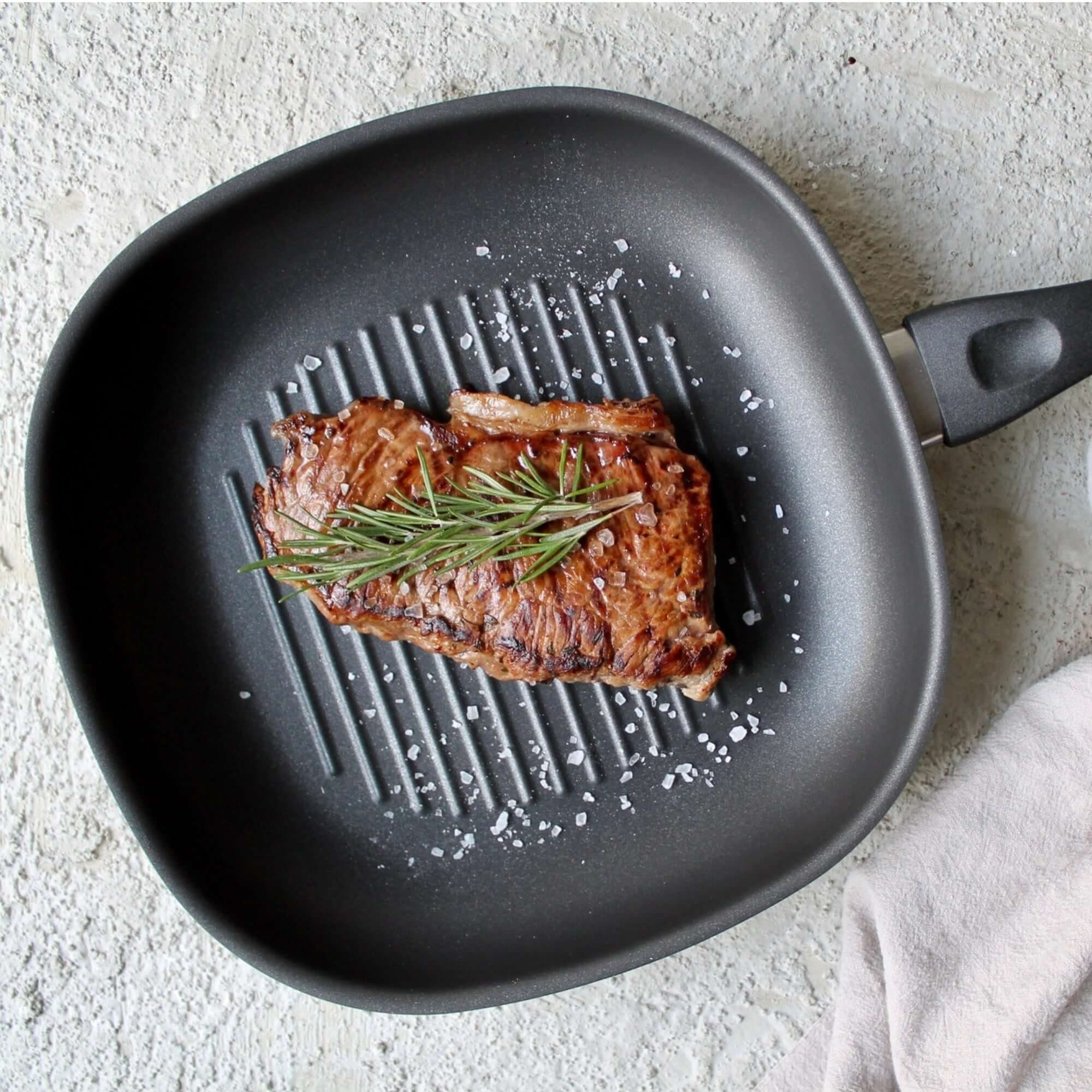 KLAMER Grillpfanne 28cm, antihaftbeschichtete Induktions-Pfannne, 28cm Viereckpfanne, St…, Edelstahl, Spülmaschinenfest, für alle Herdarten