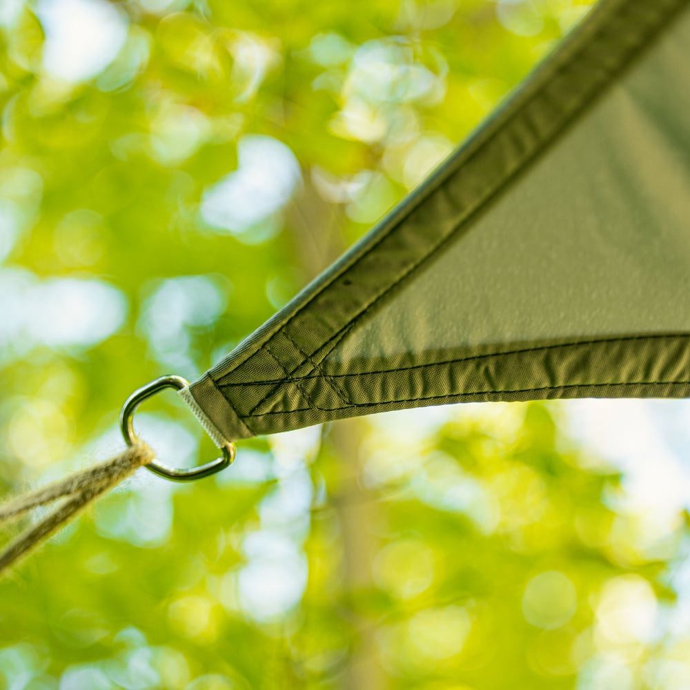 Lumaland Sonnensegel Sonnensegel Dreieck 3 x 3 x 3 Meter, Wetterbeständig, 100% HDPE mit Stabilisator für UV Schutz