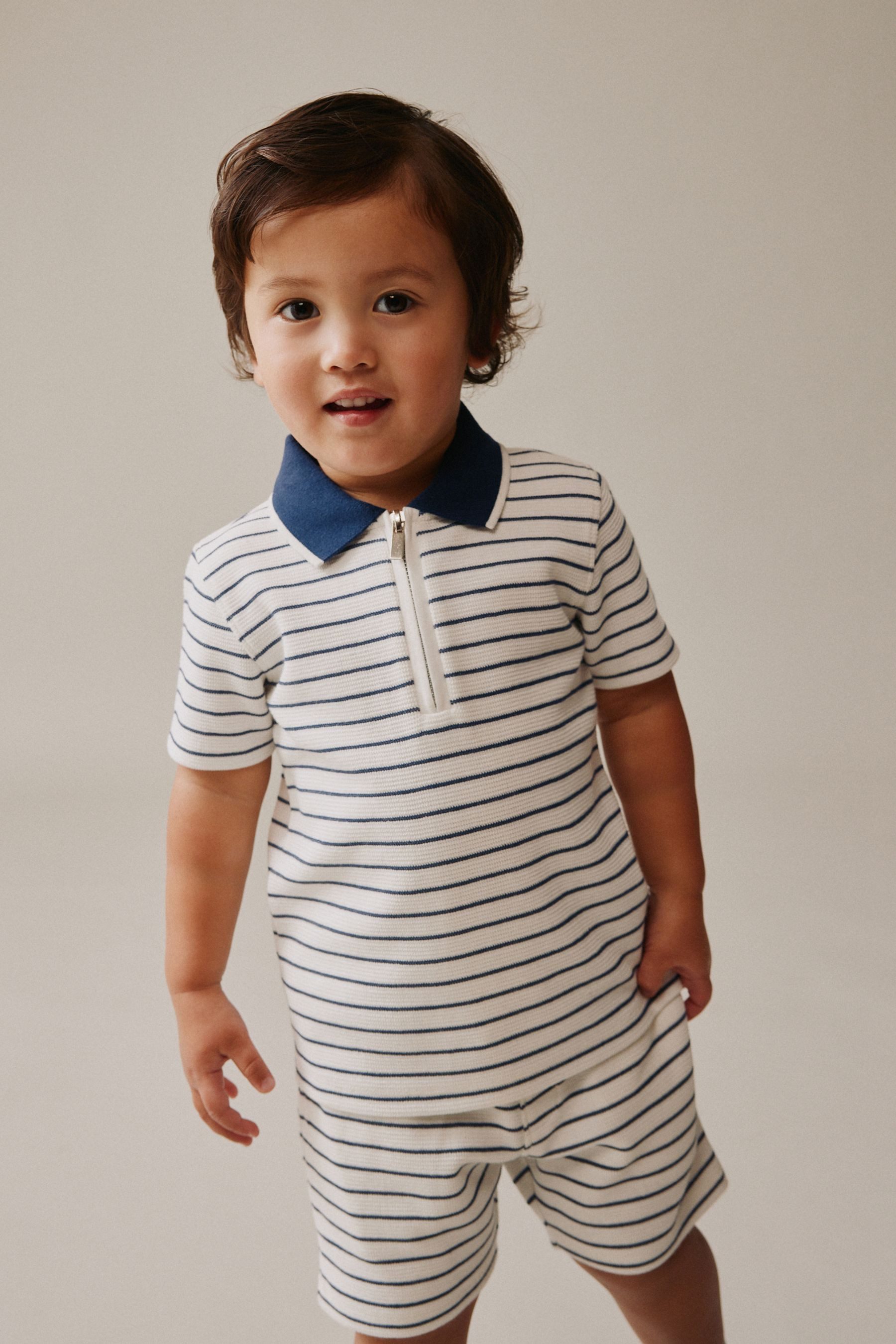 Next Shirt & Shorts Kurzarm-Polohemd mit Reißverschluss und Shorts (2-tlg)