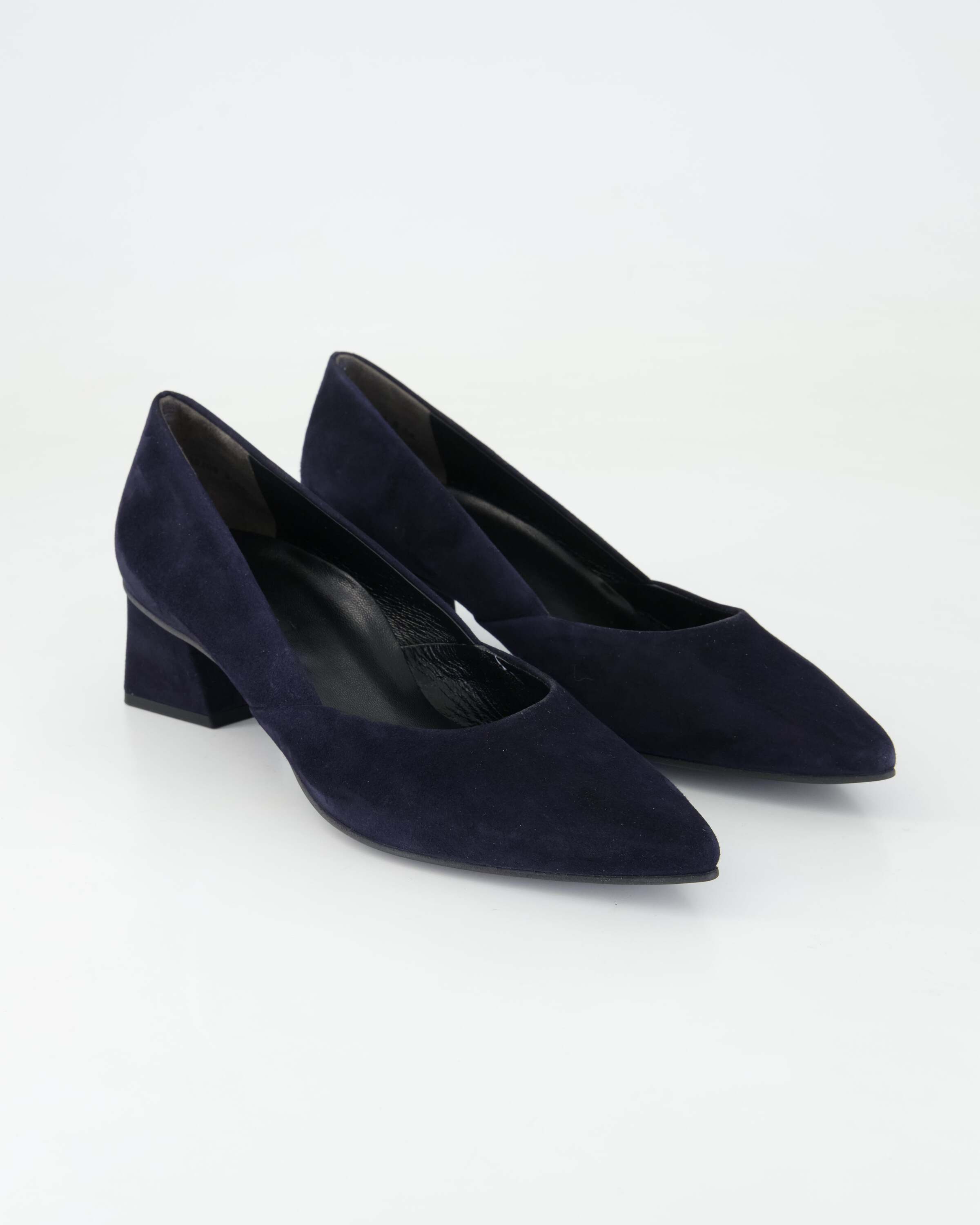 3815 Pumps