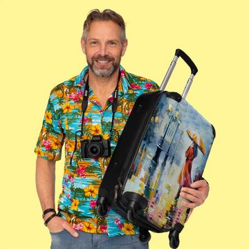 NoBoringSuitcases.com© Koffer Ölgemälde - Regenschirm - Frau - Straße - Kunst 67x43x25cm, 4 Rollen, Mittelgroßer Koffer für Erwachsene, Reisekoffer