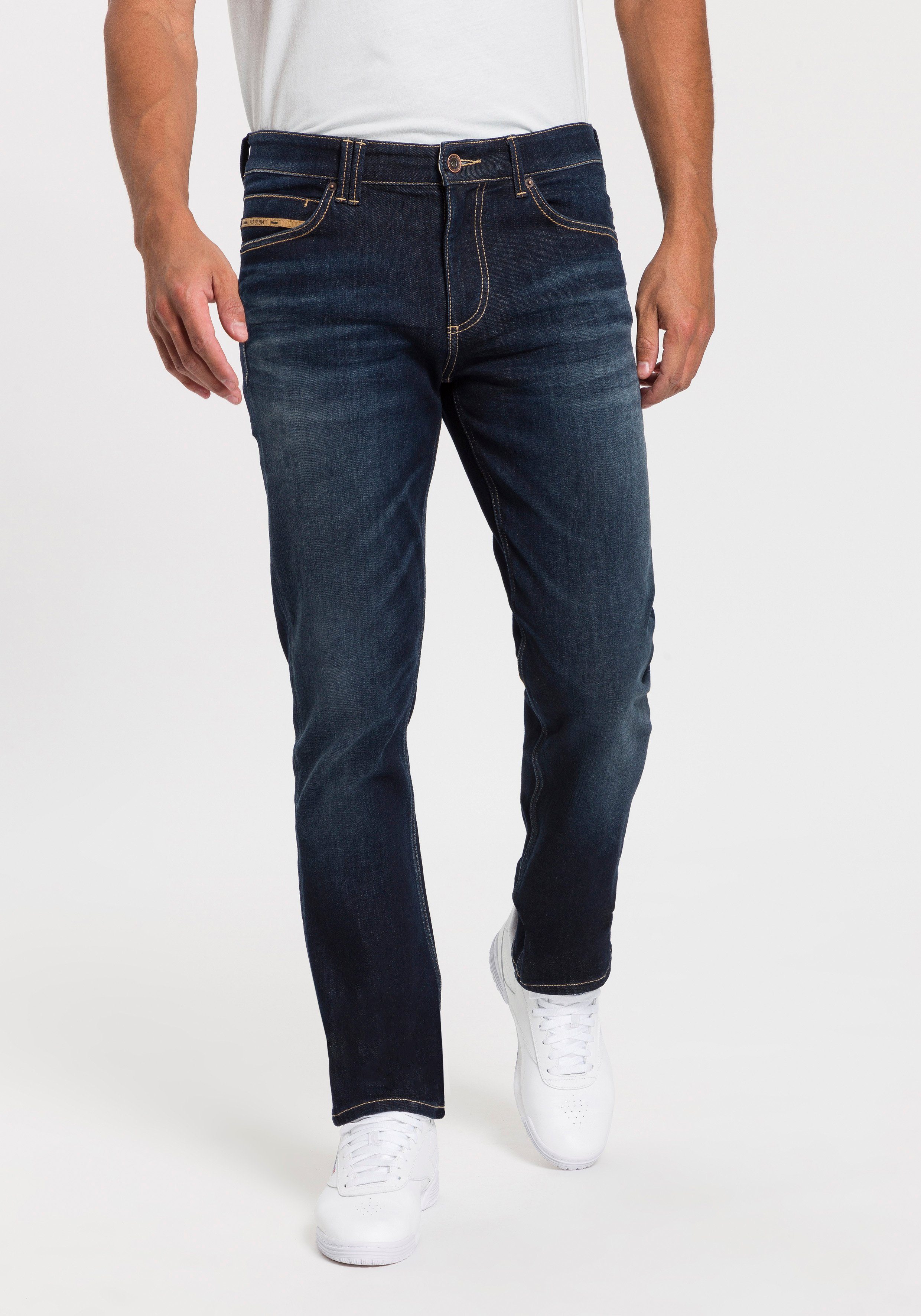 H.I.S Straight-Jeans CROSBY Ökologische, wassersparende Produktion durch  Ozon Wash