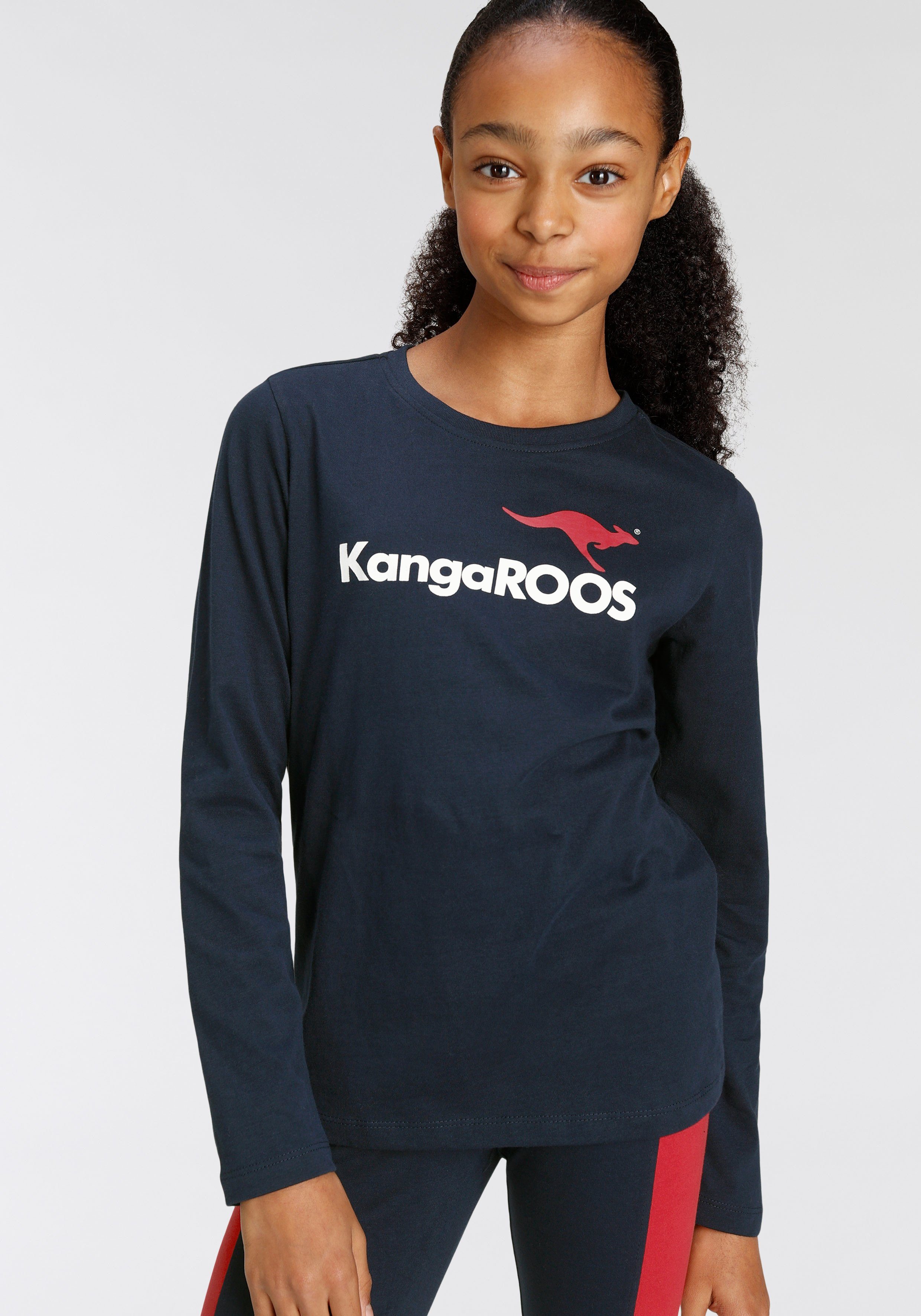 KangaROOS Langarmshirt Basic Logo, Leicht taillierte Basicform