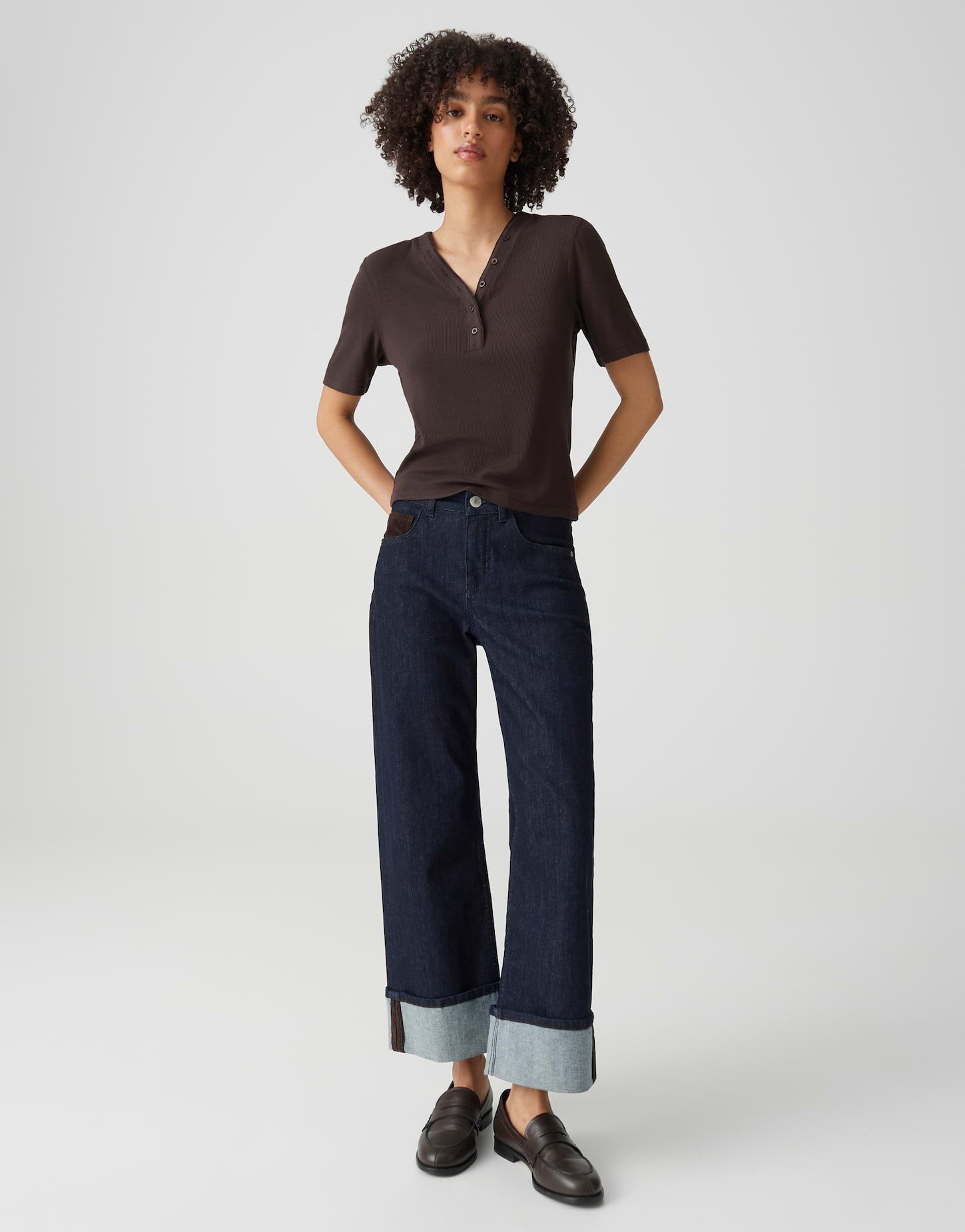 OPUS Kurzarmshirt mit feiner Rippe Femininer Ausschnitt mit leichter Transparenz – Bild 5 von 5