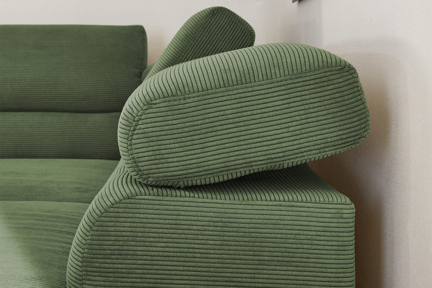 KAWOLA Ecksofa DELIA, L-Form rechts oder links, mit oder ohne Sitzvorzug Feincord 276x219 cm