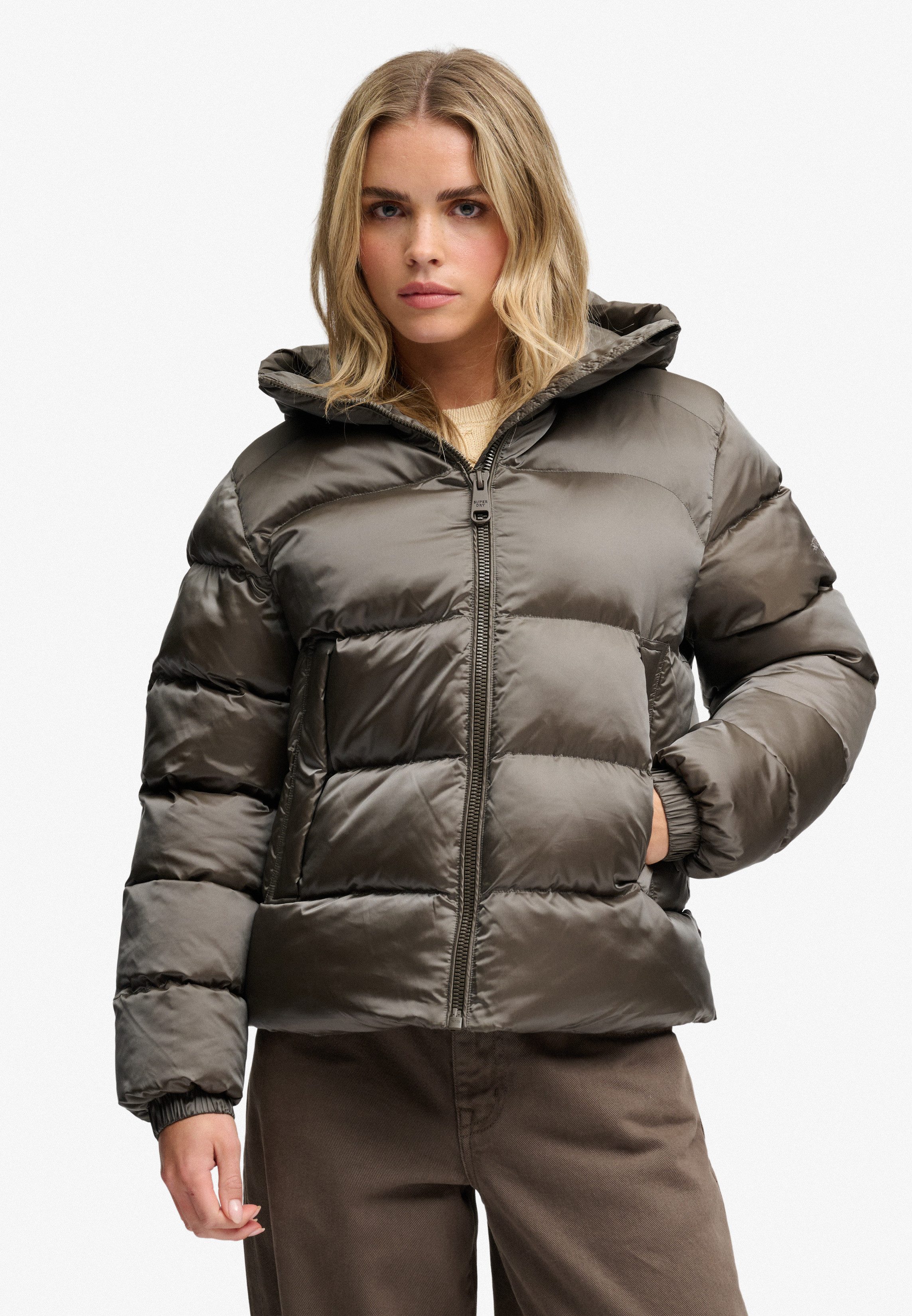 Superdry Steppjacke HOODED SHINE PUFFER JACKET Kunstfaser, slim fit, in glänzender Optik