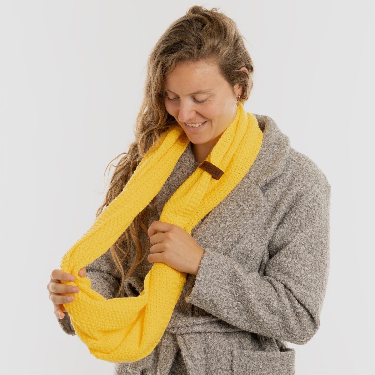Knit Factory Strickschal Coco Loop Schal Canario Yellow One Size, (Set, 1-St. Spar-Set), Schal Damen Herren set loop tücher schals winter Strick Mode herbst