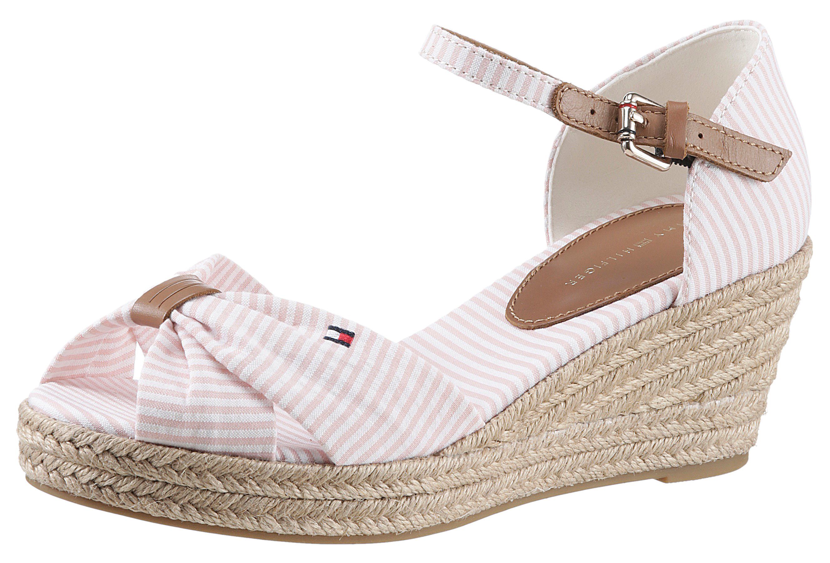 Tommy Hilfiger HIGH WEDGE SEERSUCKER Keilsandalette mit gestickter Logoflagge rose-weiß